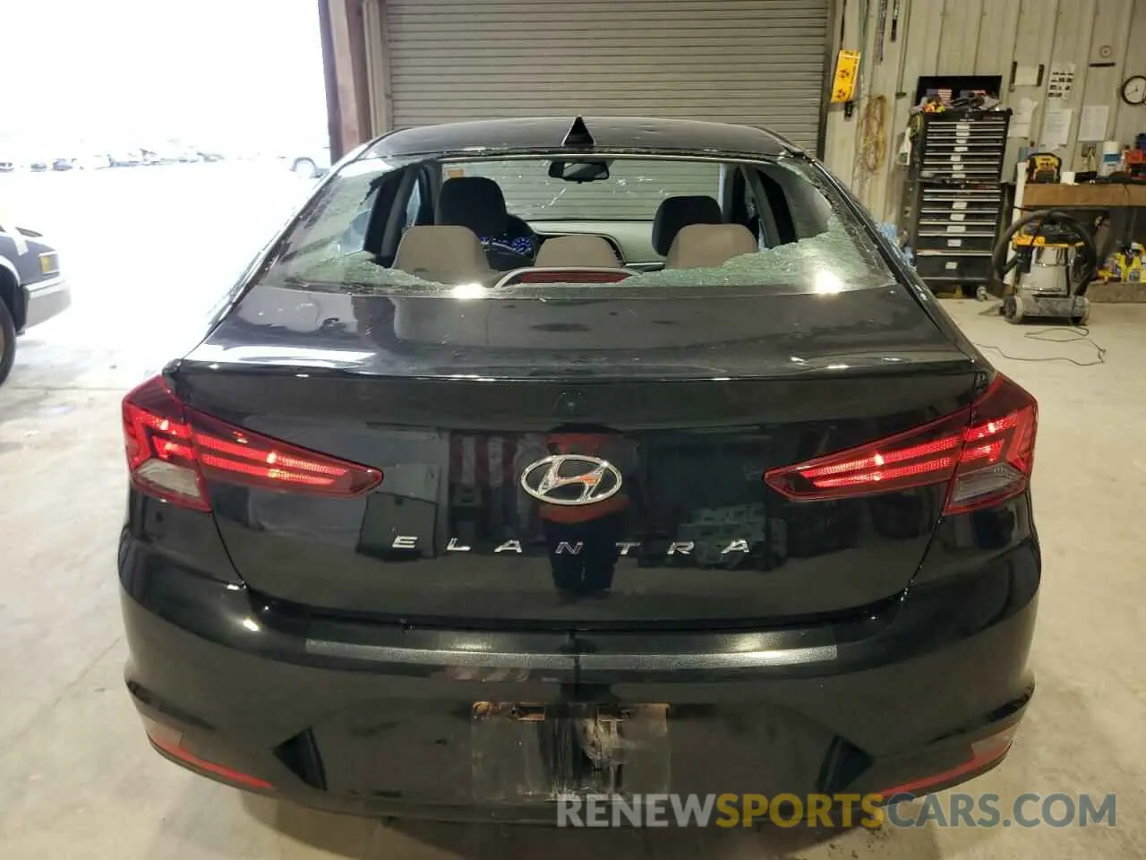 6 Photograph of a damaged car 5NPD84LF3KH474337 HYUNDAI ELANTRA 2019
