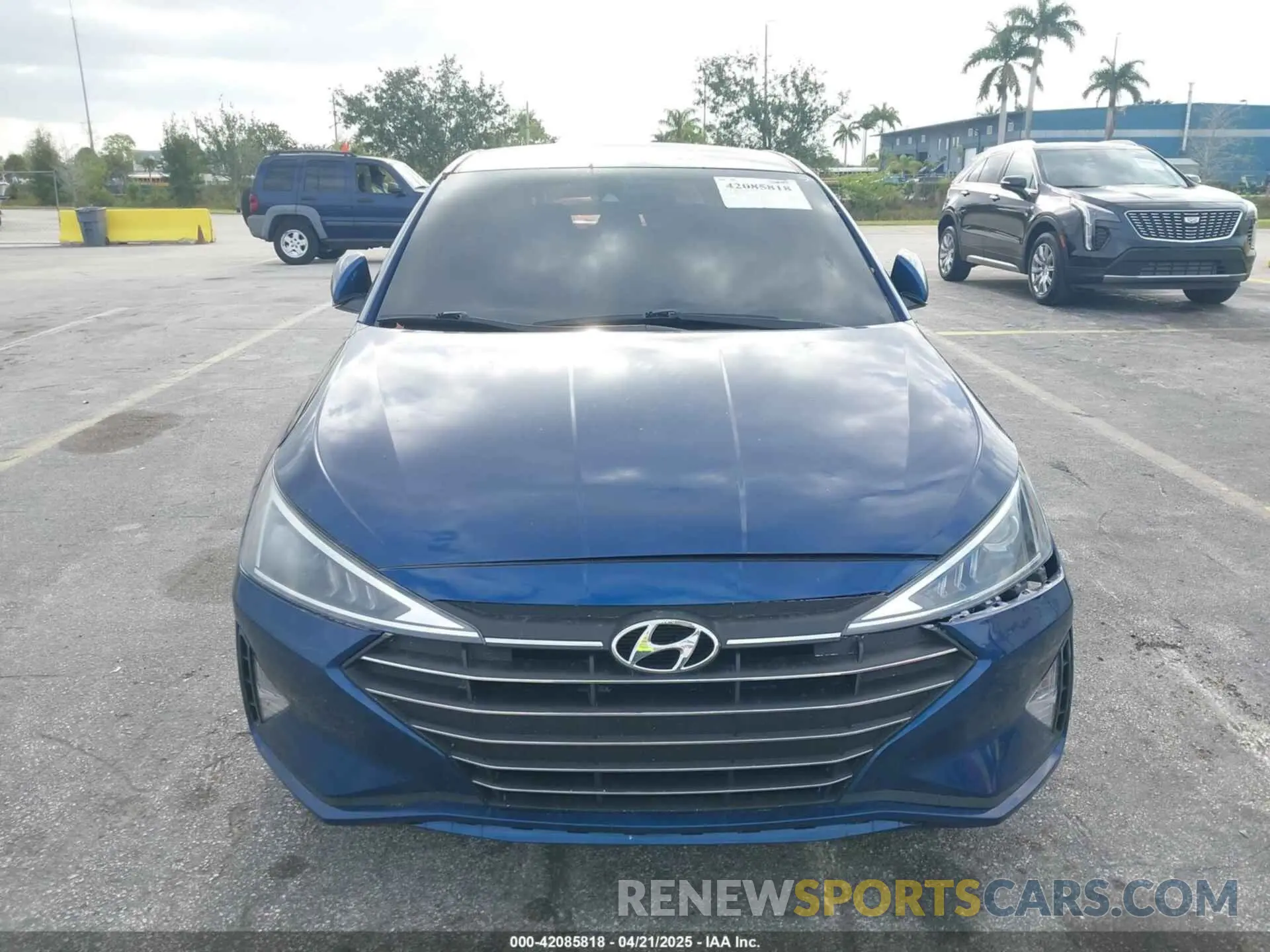 12 Photograph of a damaged car 5NPD84LF3KH481692 HYUNDAI ELANTRA 2019