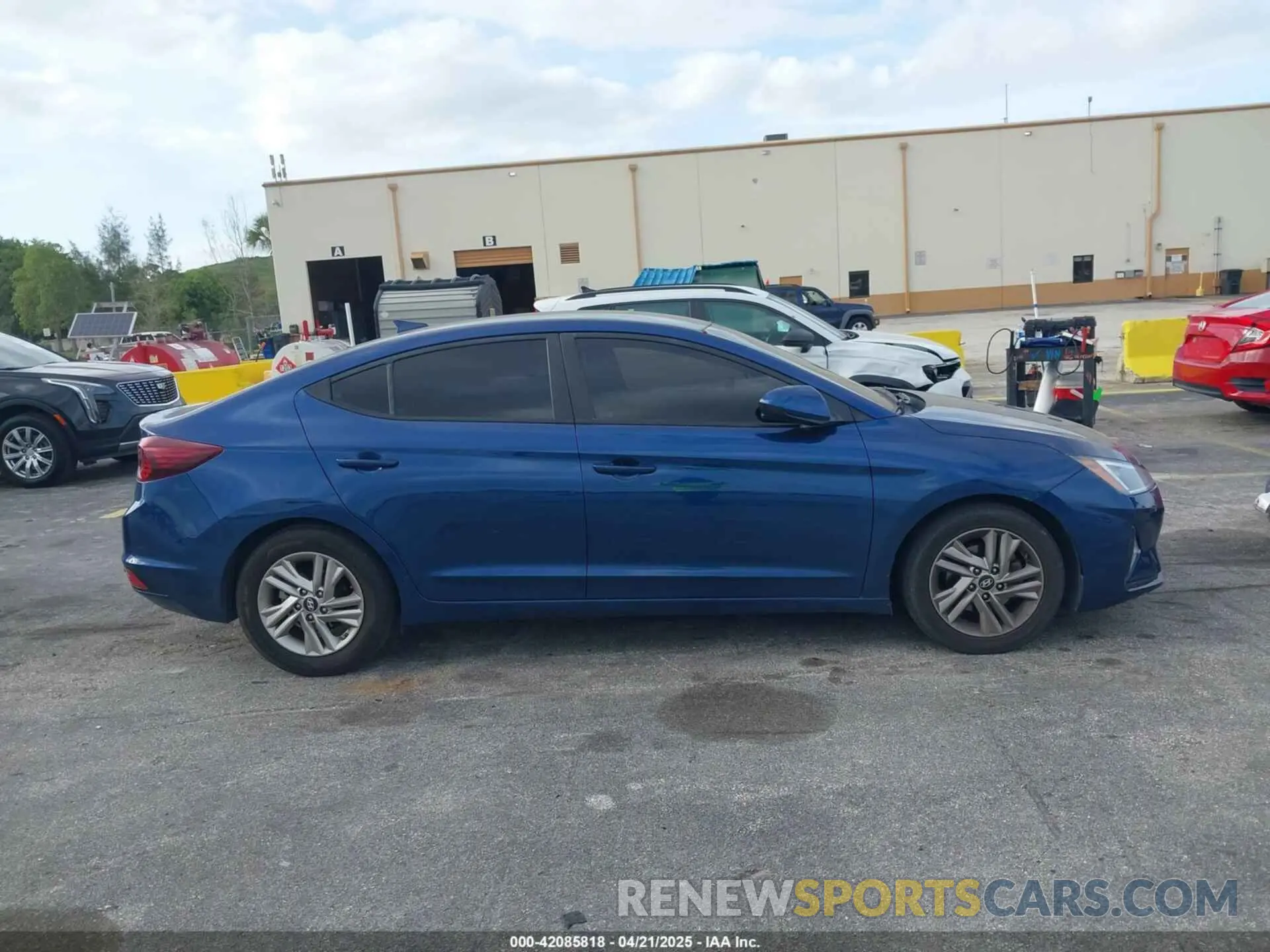 13 Photograph of a damaged car 5NPD84LF3KH481692 HYUNDAI ELANTRA 2019