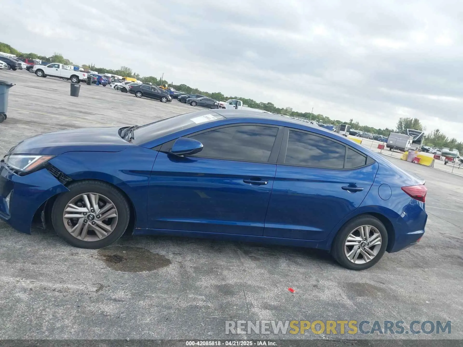 14 Photograph of a damaged car 5NPD84LF3KH481692 HYUNDAI ELANTRA 2019
