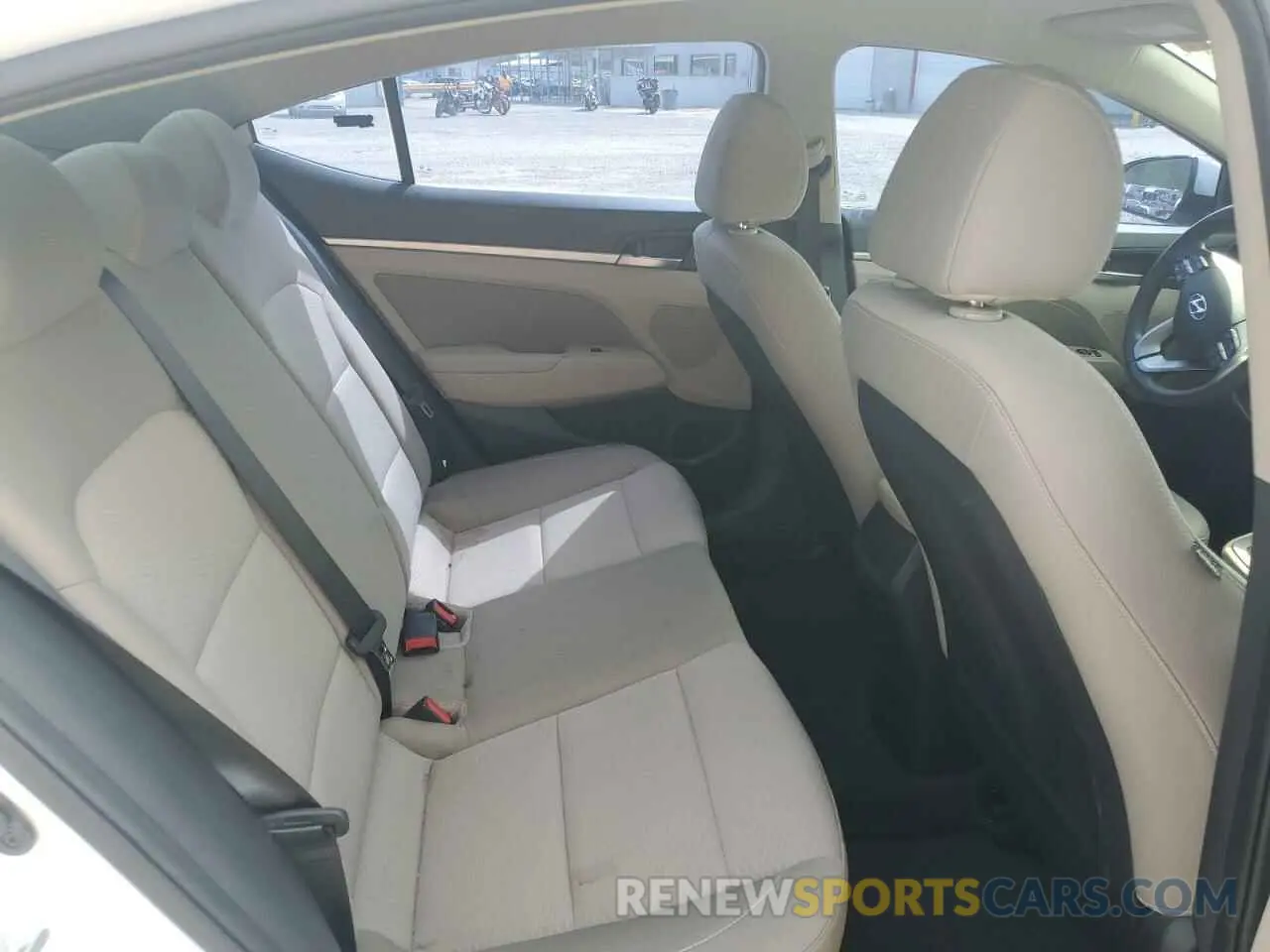 10 Photograph of a damaged car 5NPD84LF4KH413451 HYUNDAI ELANTRA 2019