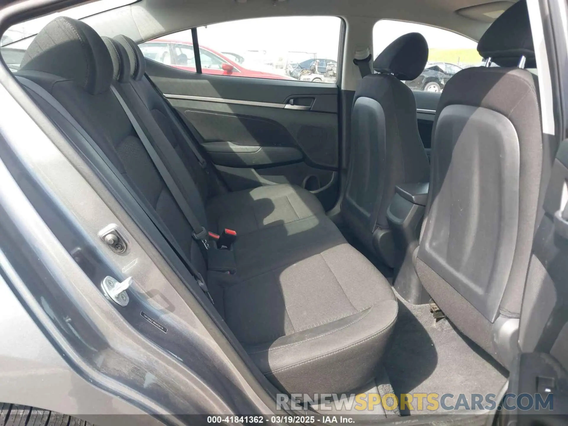 8 Photograph of a damaged car 5NPD84LF4KH424174 HYUNDAI ELANTRA 2019