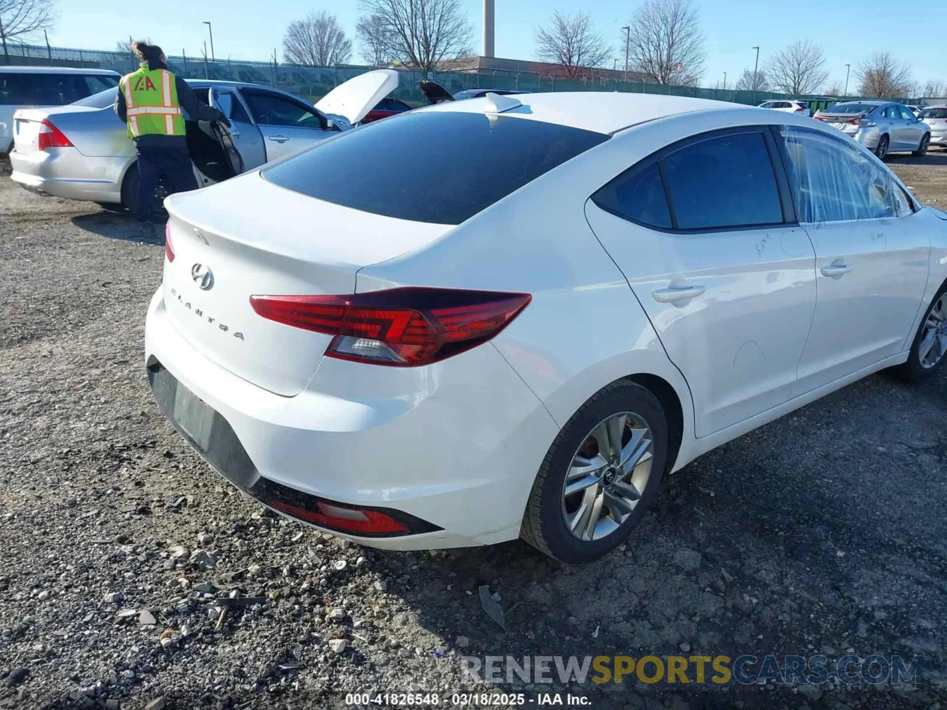 4 Photograph of a damaged car 5NPD84LF4KH460401 HYUNDAI ELANTRA 2019