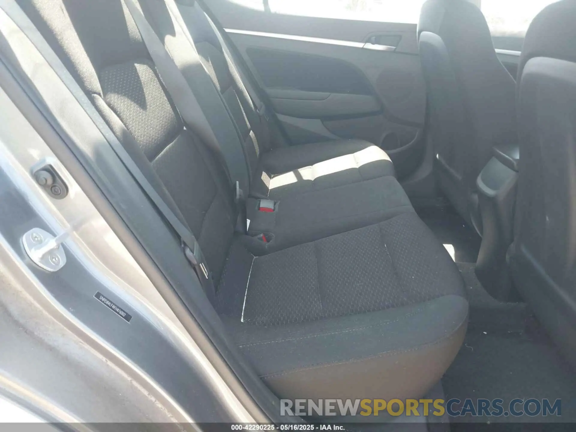 8 Фотография поврежденного автомобиля 5NPD84LF4KH476002 HYUNDAI ELANTRA 2019