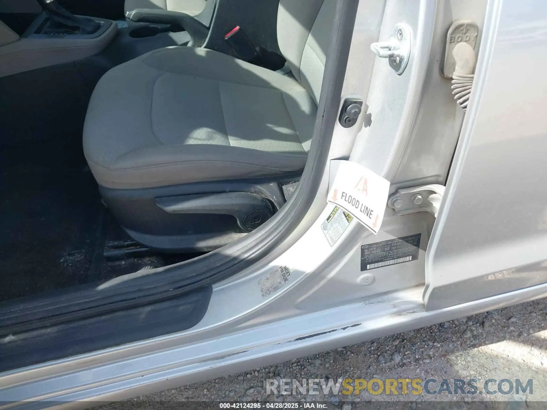 6 Photograph of a damaged car 5NPD84LF5KH404564 HYUNDAI ELANTRA 2019