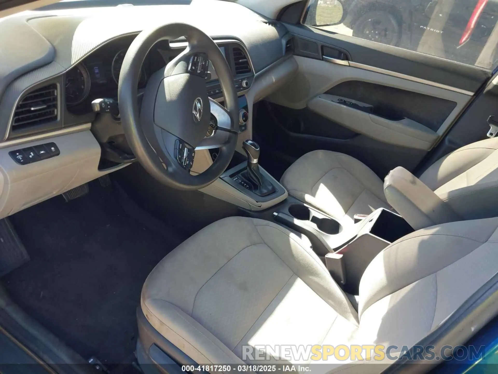 5 Photograph of a damaged car 5NPD84LF5KH407836 HYUNDAI ELANTRA 2019