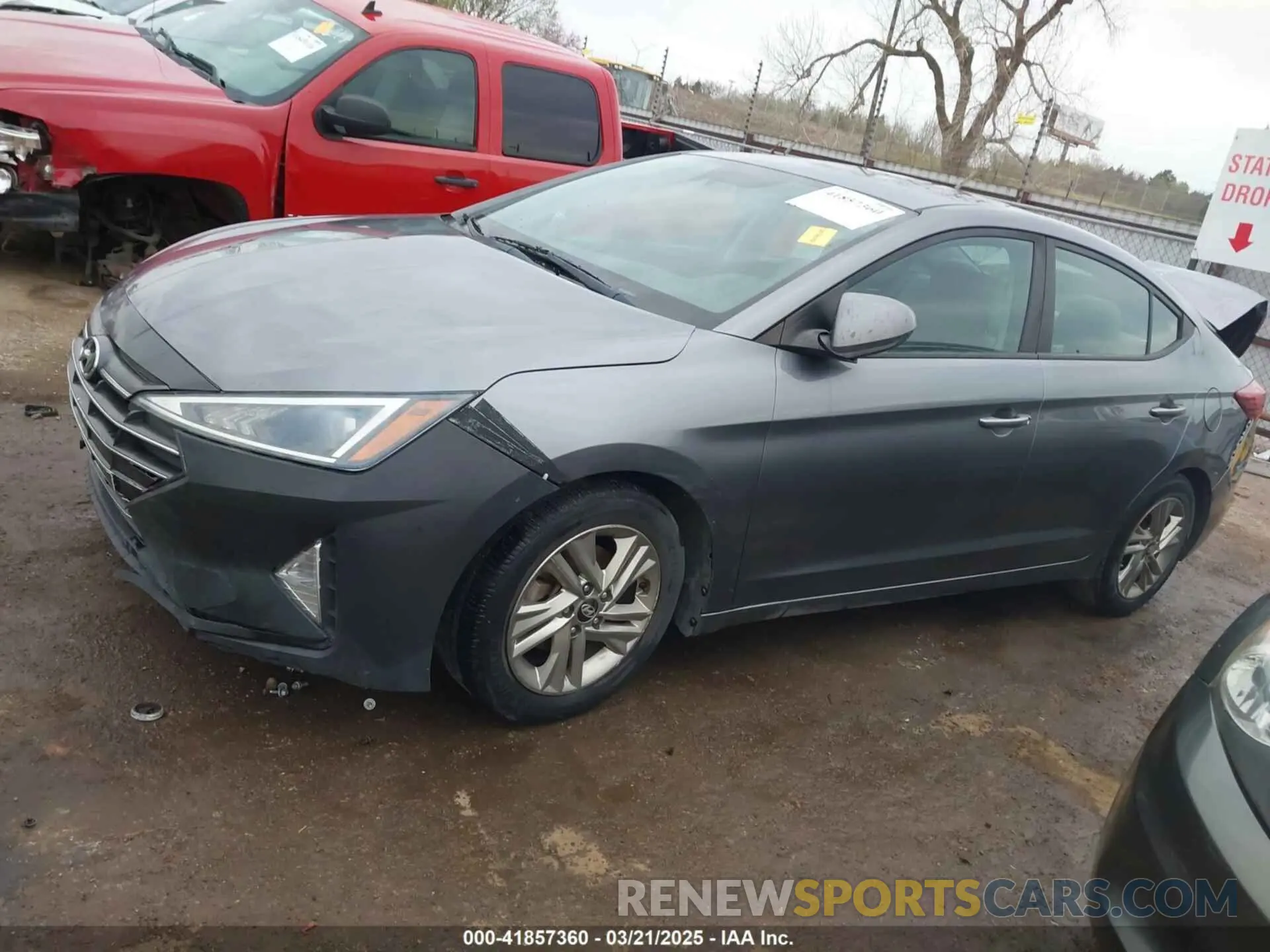 14 Photograph of a damaged car 5NPD84LF5KH422501 HYUNDAI ELANTRA 2019