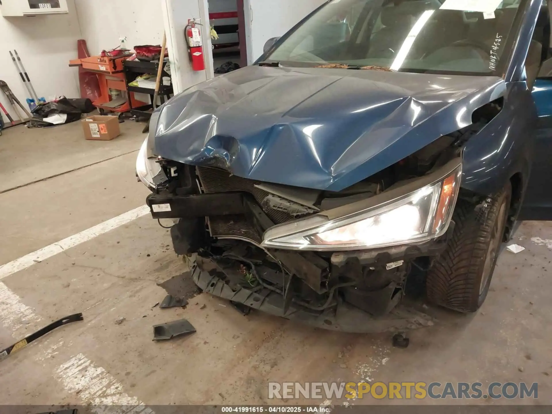 18 Фотография поврежденного автомобиля 5NPD84LF5KH438603 HYUNDAI ELANTRA 2019