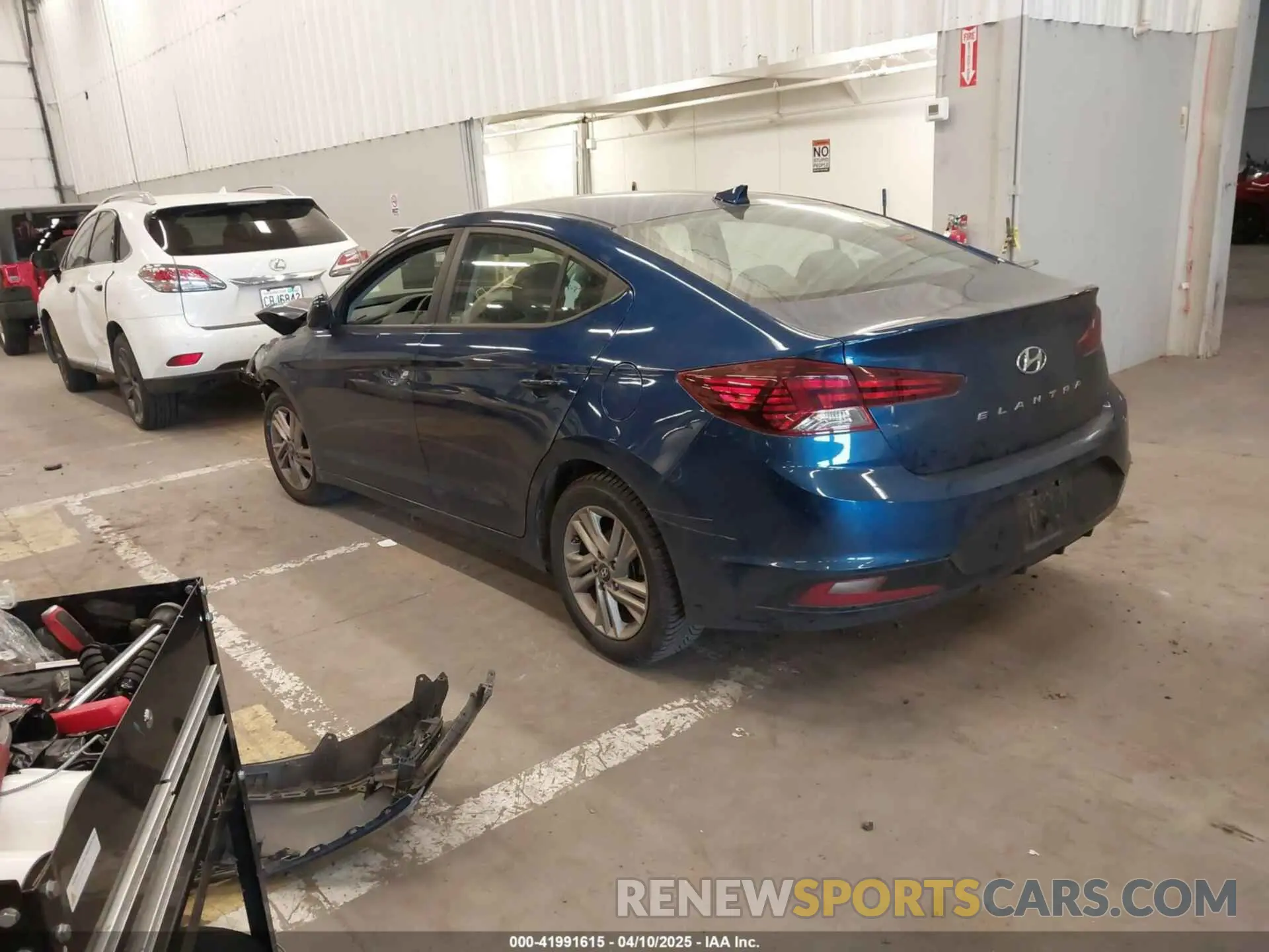 3 Фотография поврежденного автомобиля 5NPD84LF5KH438603 HYUNDAI ELANTRA 2019