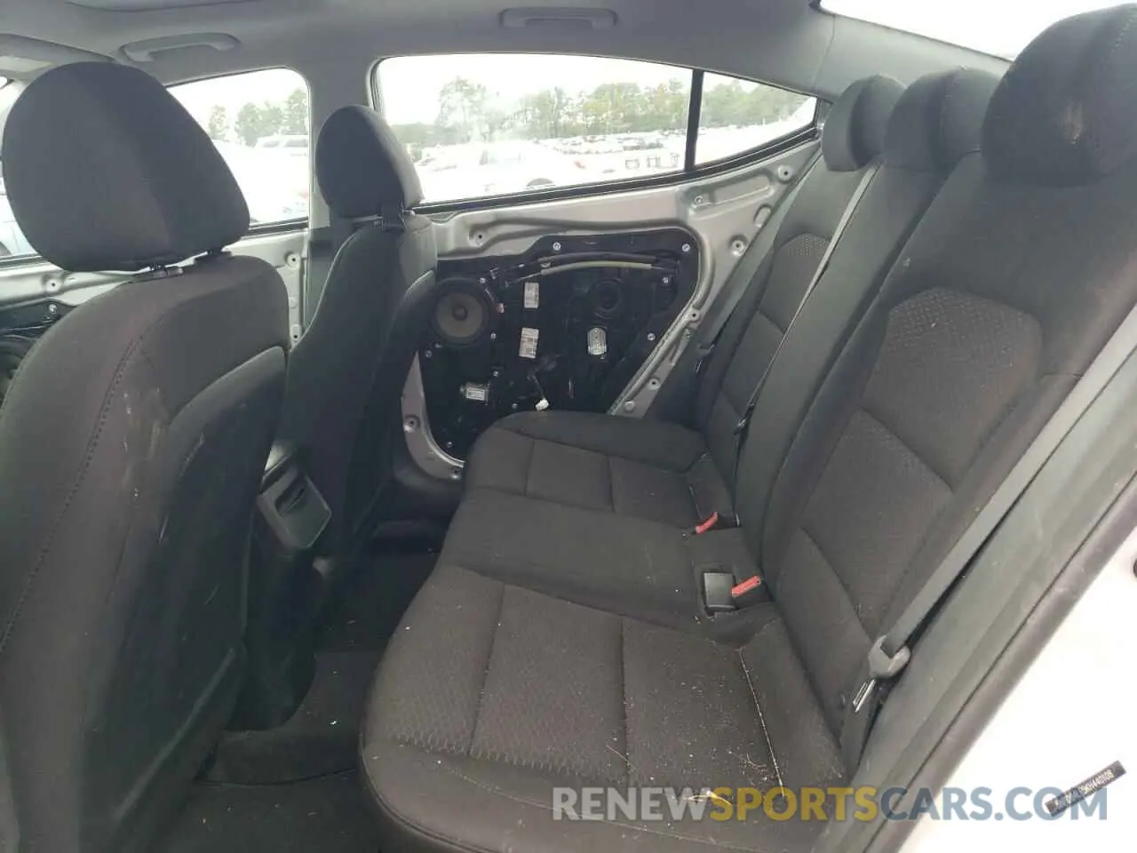 10 Photograph of a damaged car 5NPD84LF5KH440108 HYUNDAI ELANTRA 2019