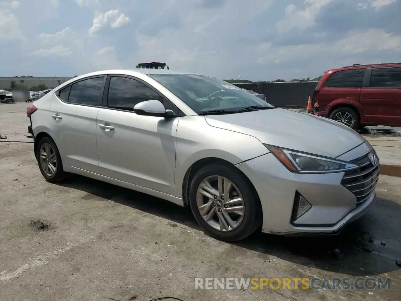 4 Photograph of a damaged car 5NPD84LF5KH444871 HYUNDAI ELANTRA 2019
