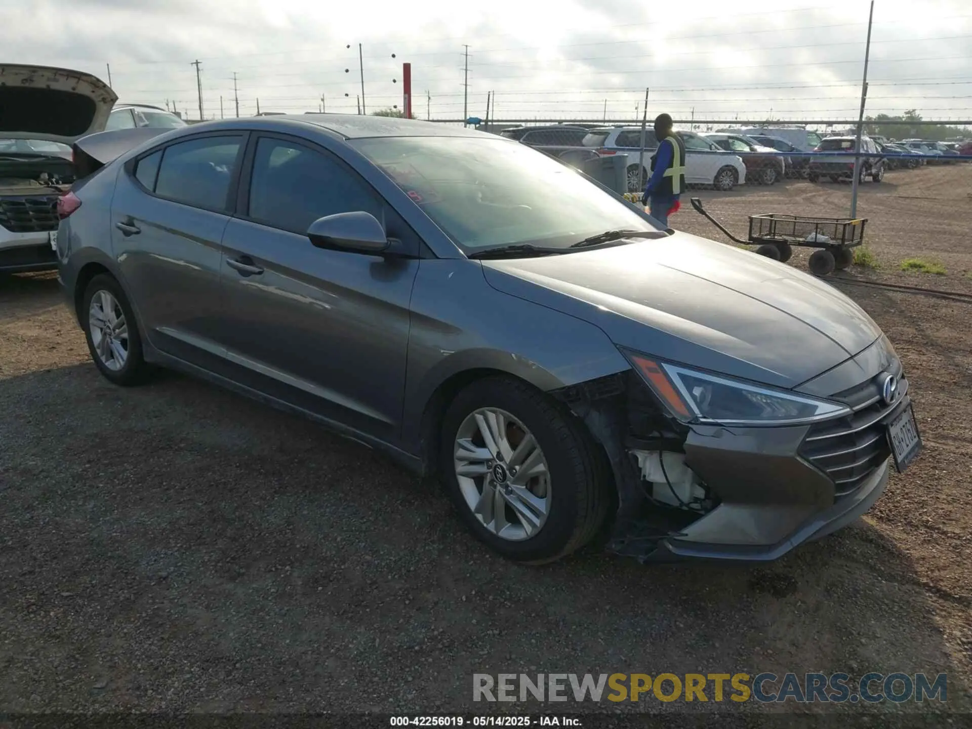 1 Photograph of a damaged car 5NPD84LF5KH476560 HYUNDAI ELANTRA 2019