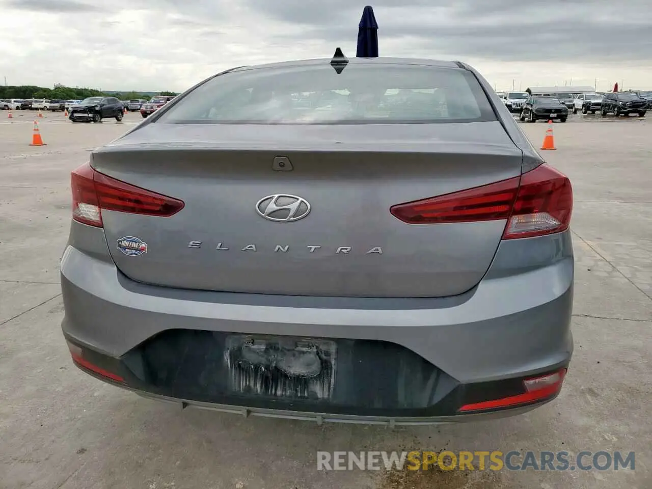 6 Photograph of a damaged car 5NPD84LF6KH415542 HYUNDAI ELANTRA 2019