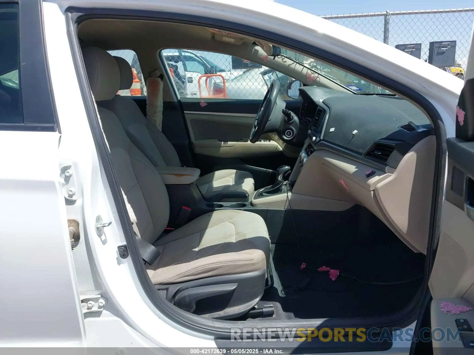 5 Photograph of a damaged car 5NPD84LF6KH476759 HYUNDAI ELANTRA 2019