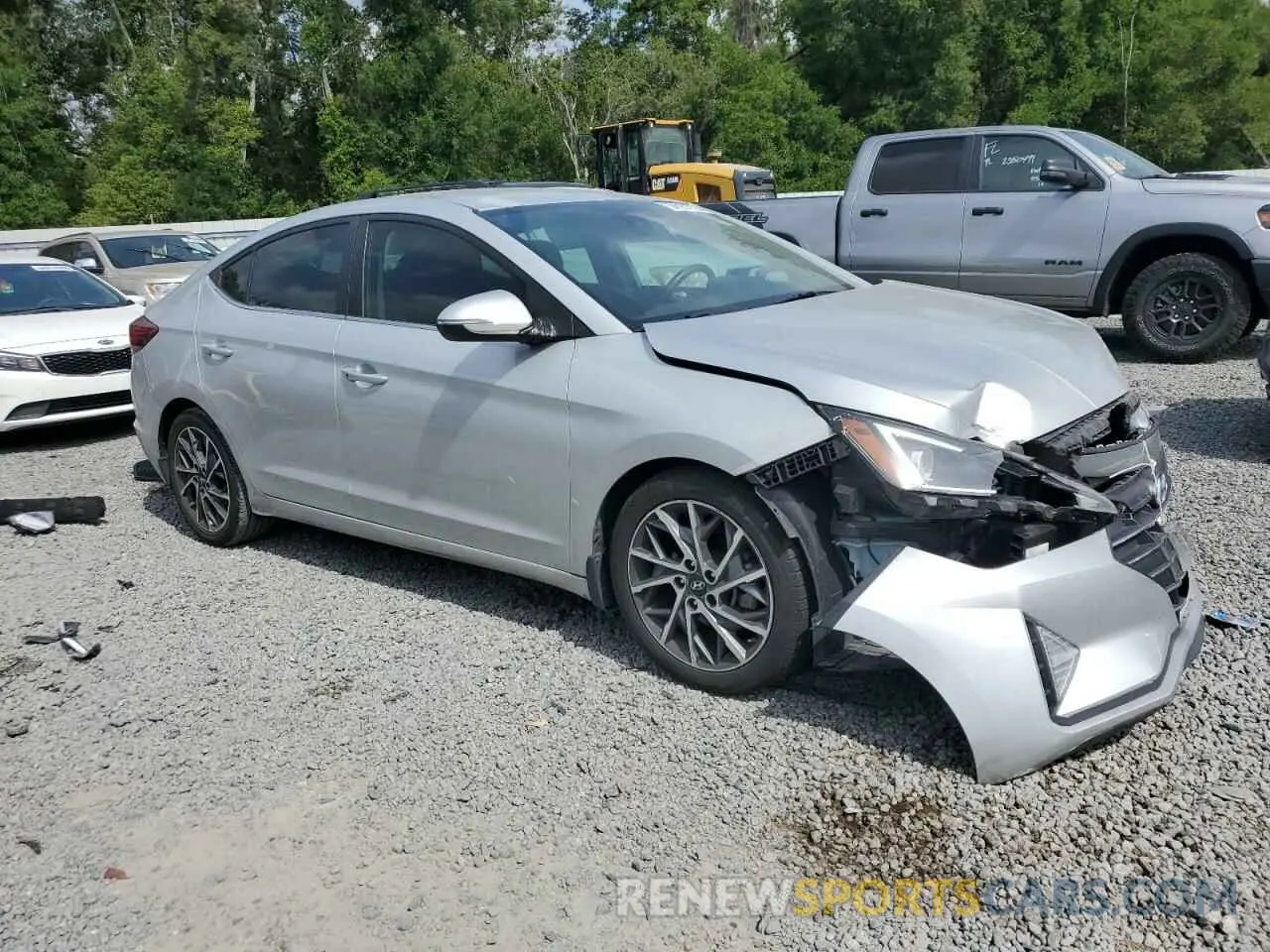 4 Photograph of a damaged car 5NPD84LF6KH488796 HYUNDAI ELANTRA 2019