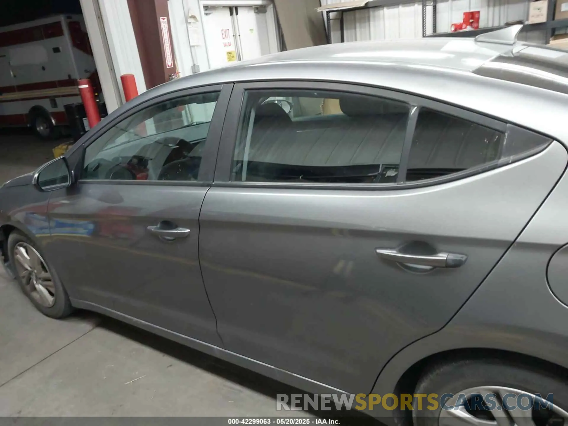 14 Photograph of a damaged car 5NPD84LF7KH424833 HYUNDAI ELANTRA 2019