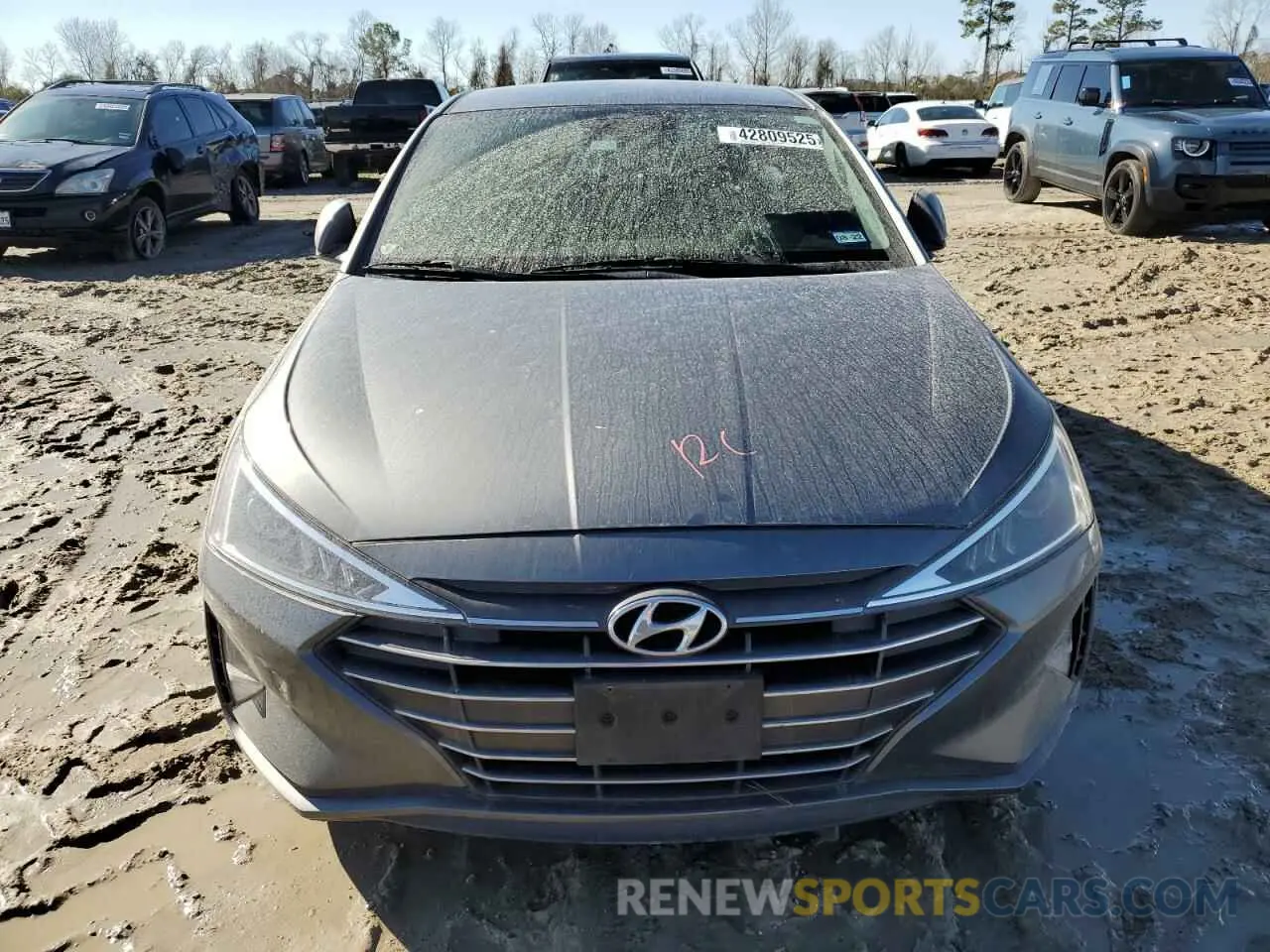 5 Photograph of a damaged car 5NPD84LF7KH439168 HYUNDAI ELANTRA 2019