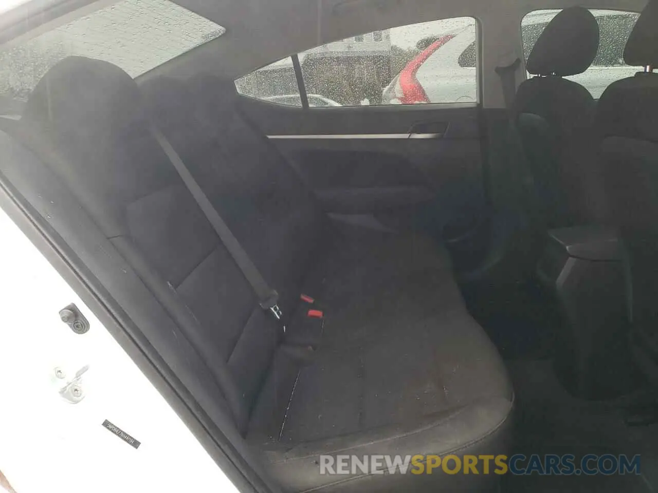 10 Photograph of a damaged car 5NPD84LF7KH441194 HYUNDAI ELANTRA 2019