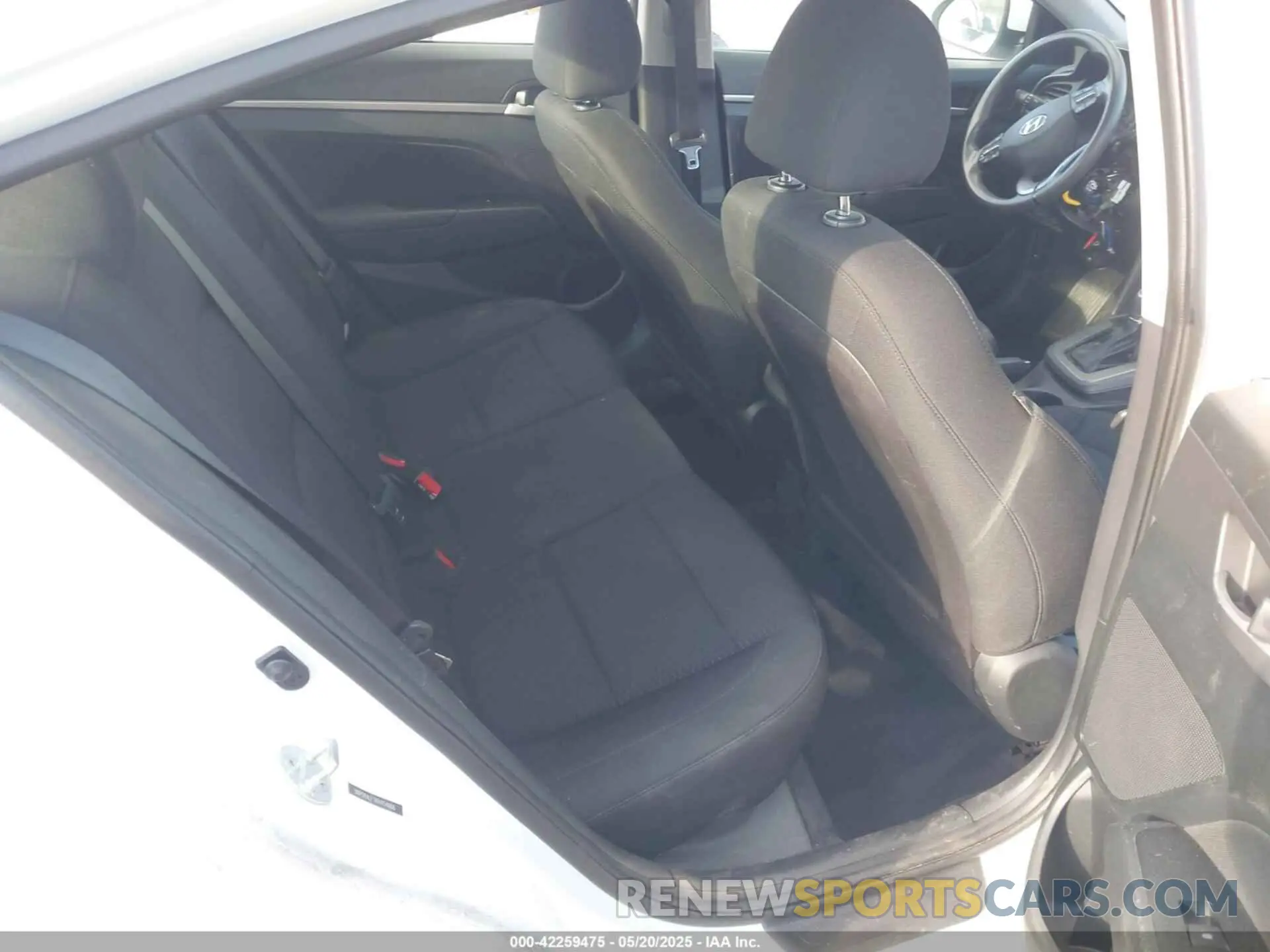 8 Photograph of a damaged car 5NPD84LF7KH454866 HYUNDAI ELANTRA 2019