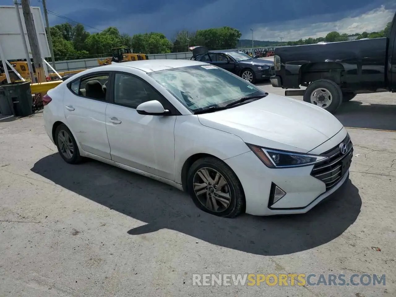 4 Photograph of a damaged car 5NPD84LF7KH458951 HYUNDAI ELANTRA 2019