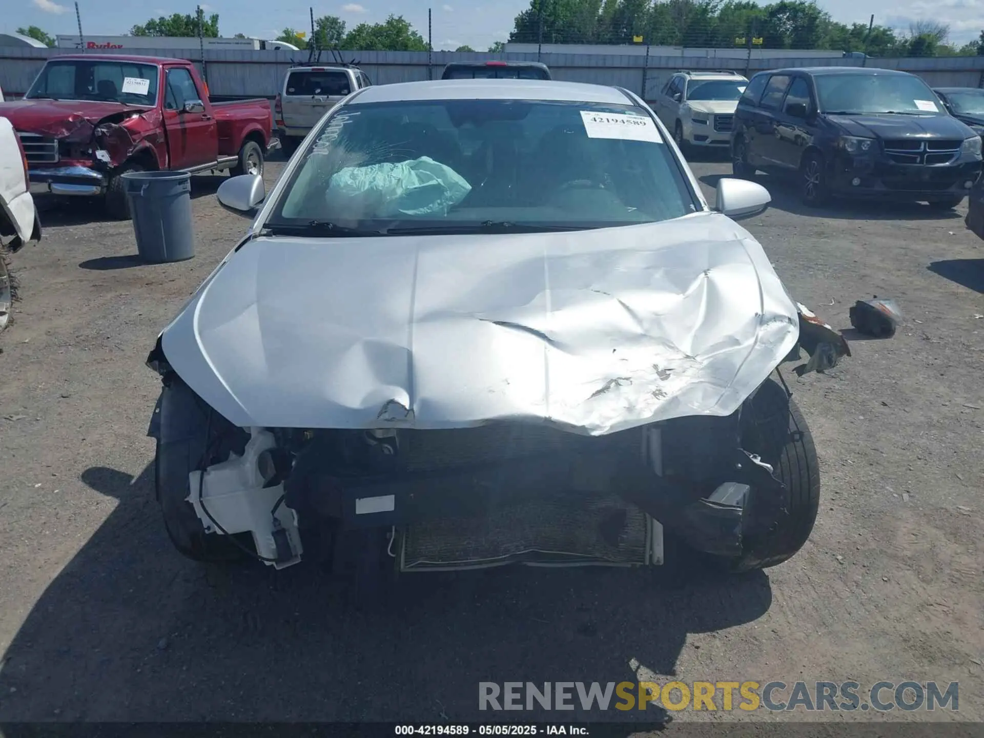 13 Photograph of a damaged car 5NPD84LF7KH459775 HYUNDAI ELANTRA 2019