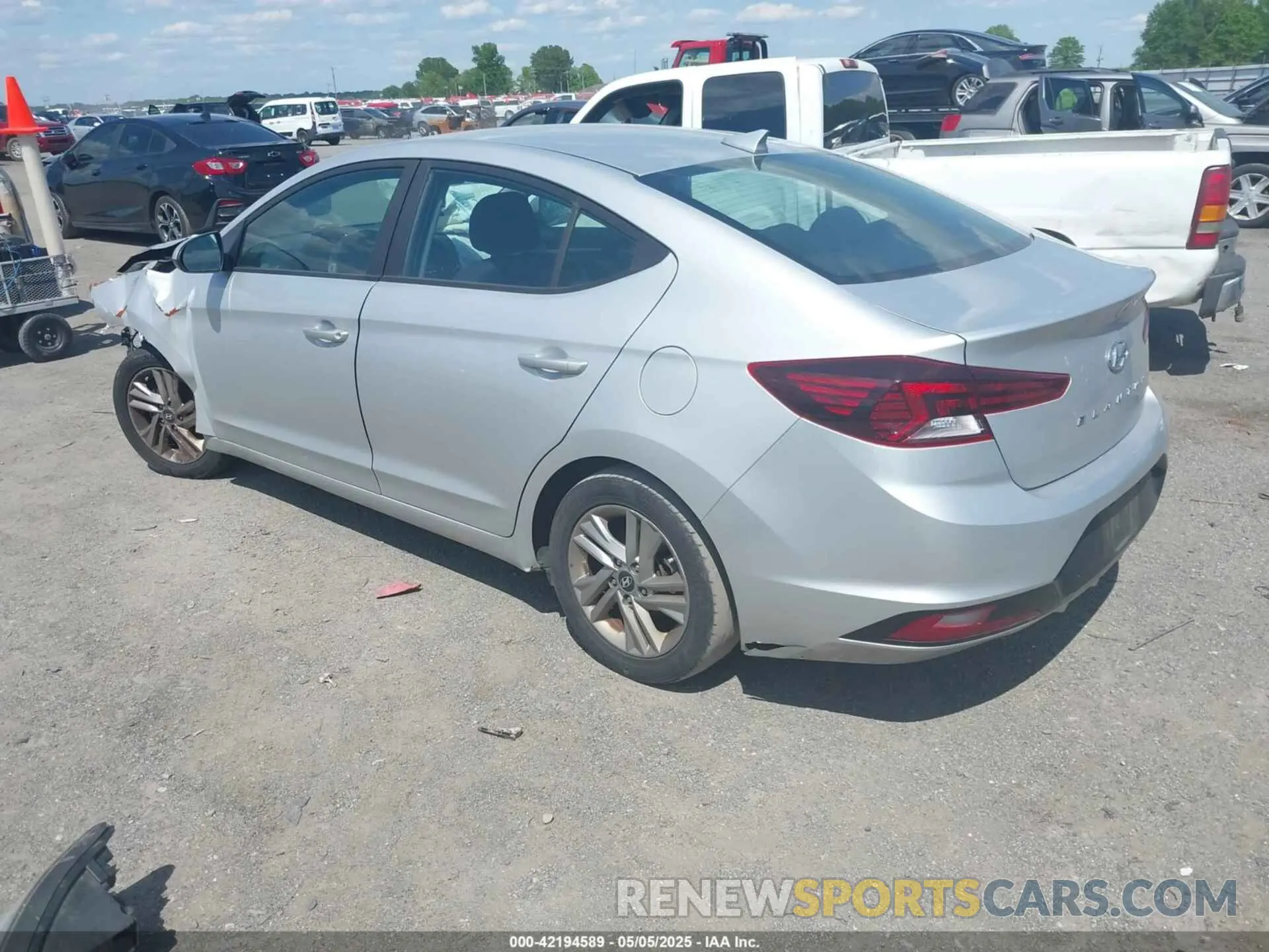 3 Photograph of a damaged car 5NPD84LF7KH459775 HYUNDAI ELANTRA 2019