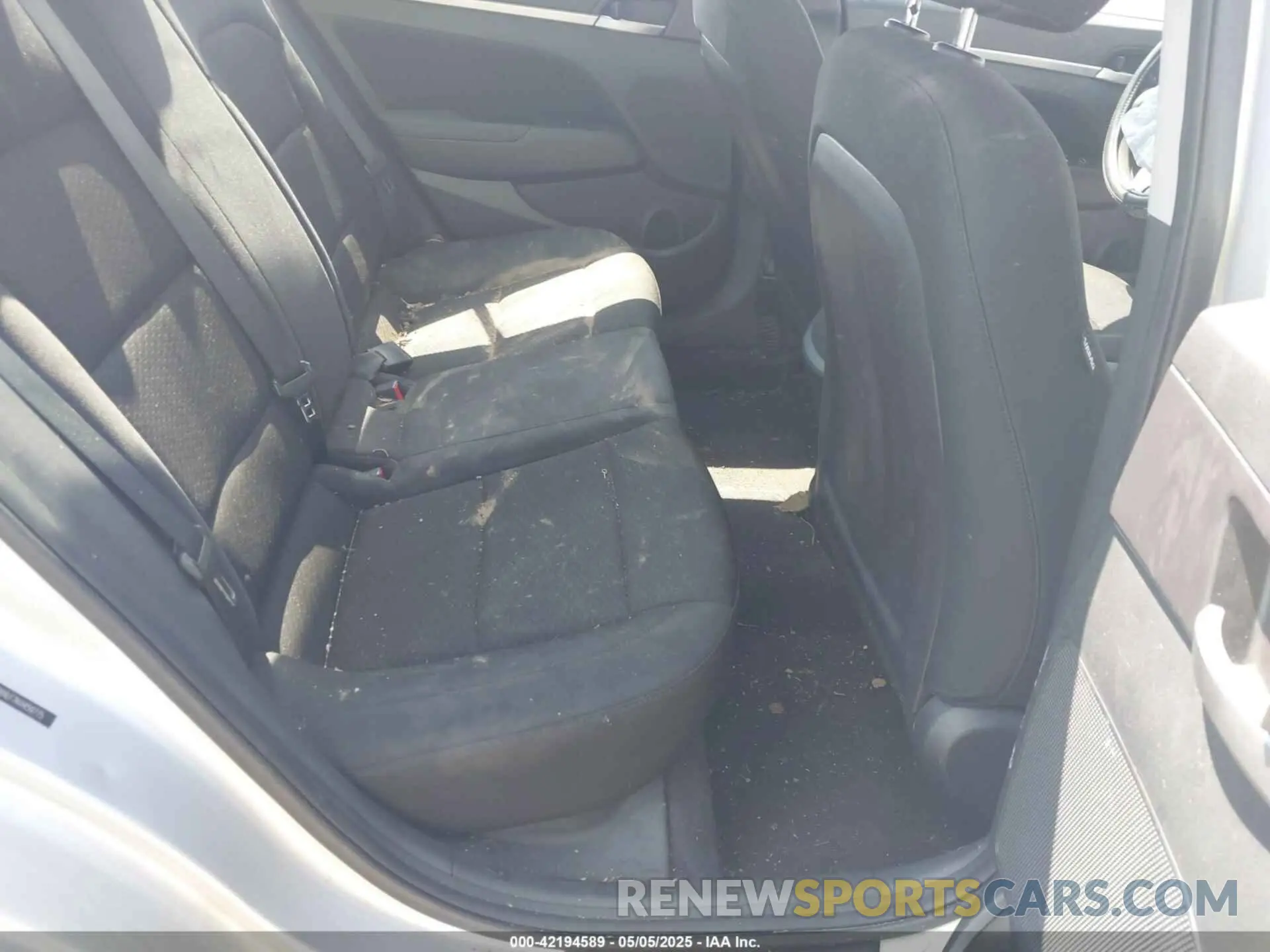 8 Photograph of a damaged car 5NPD84LF7KH459775 HYUNDAI ELANTRA 2019