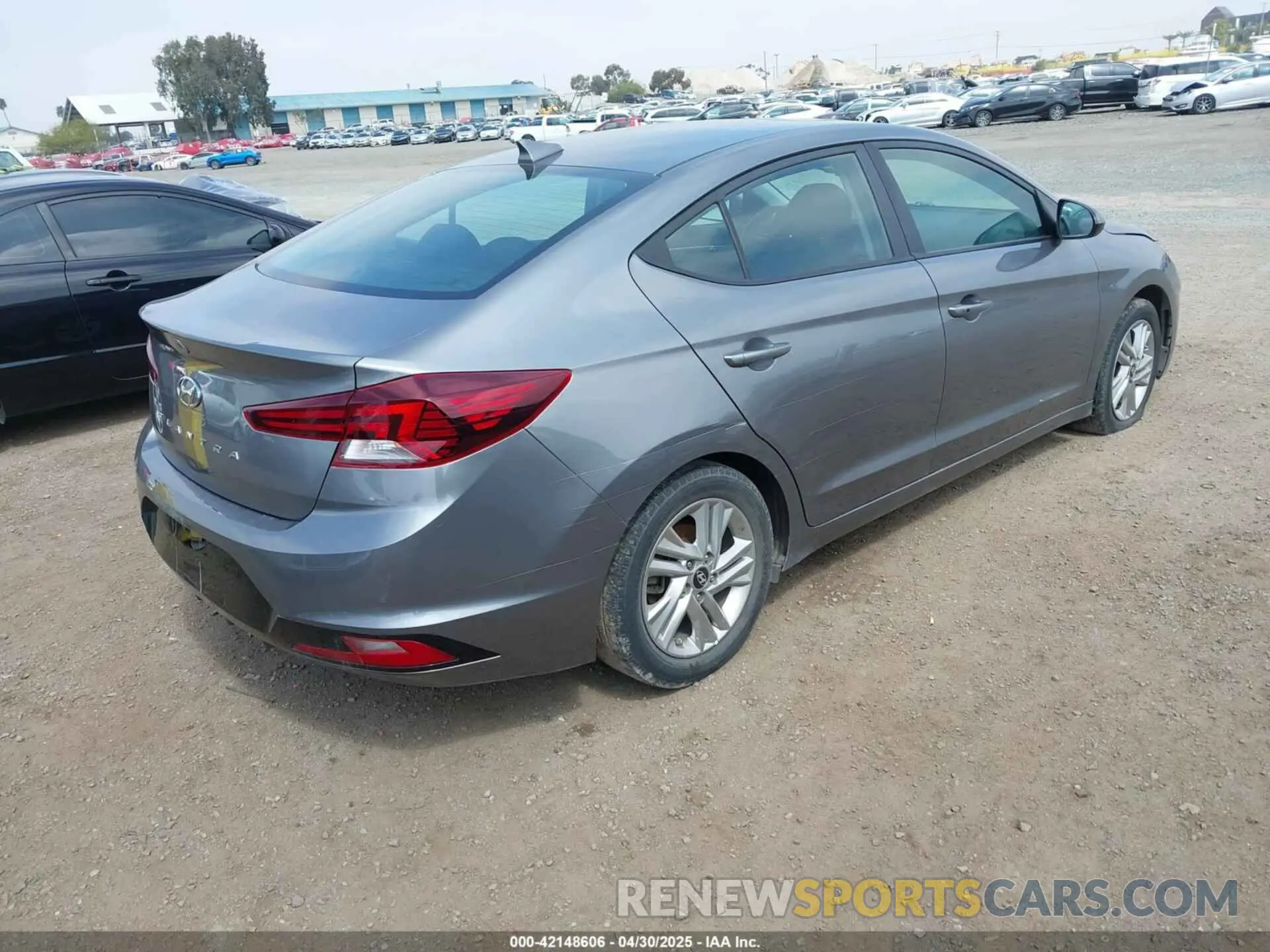 4 Фотография поврежденного автомобиля 5NPD84LF8KH414733 HYUNDAI ELANTRA 2019