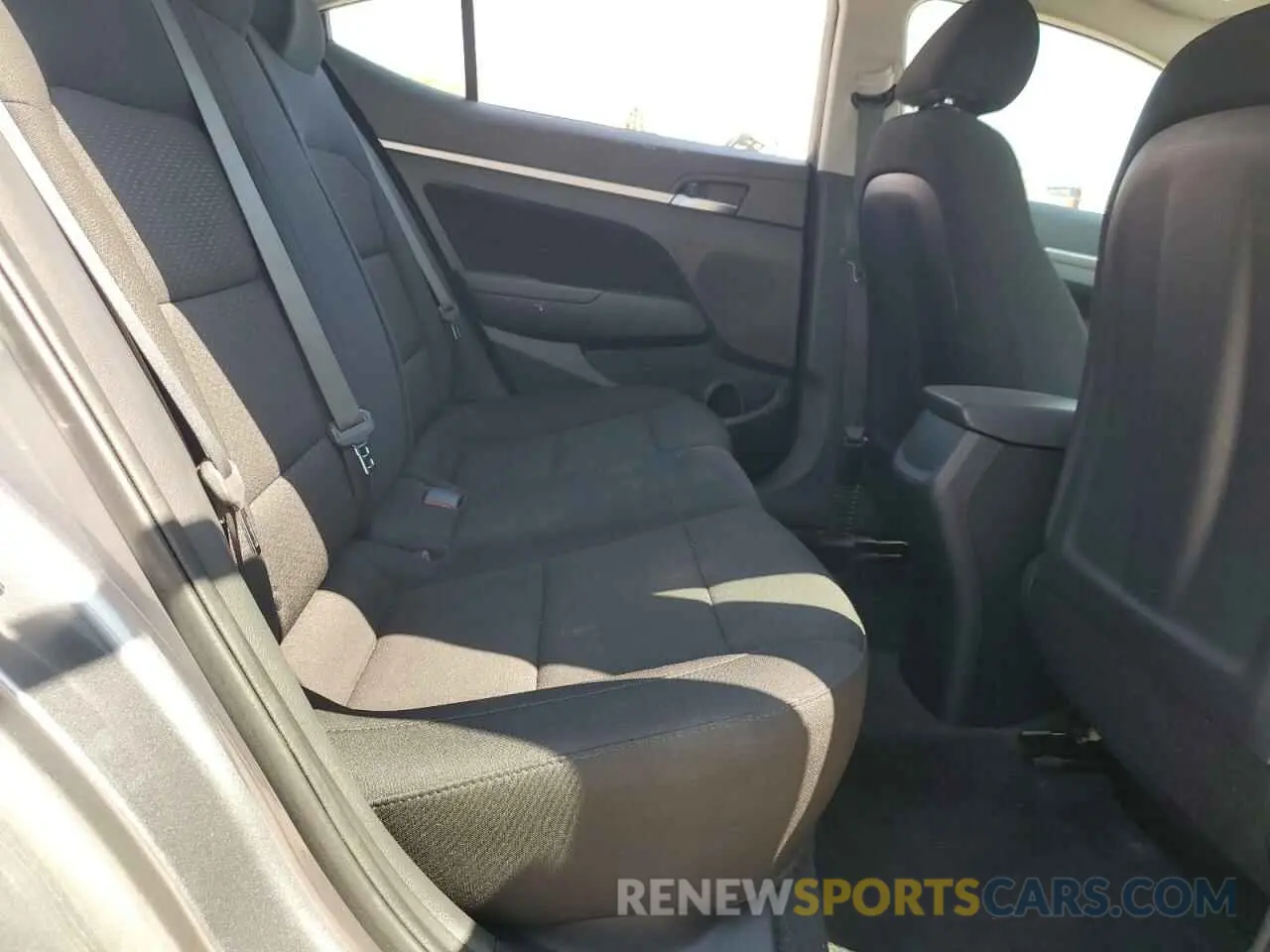 10 Фотография поврежденного автомобиля 5NPD84LF8KH422959 HYUNDAI ELANTRA 2019