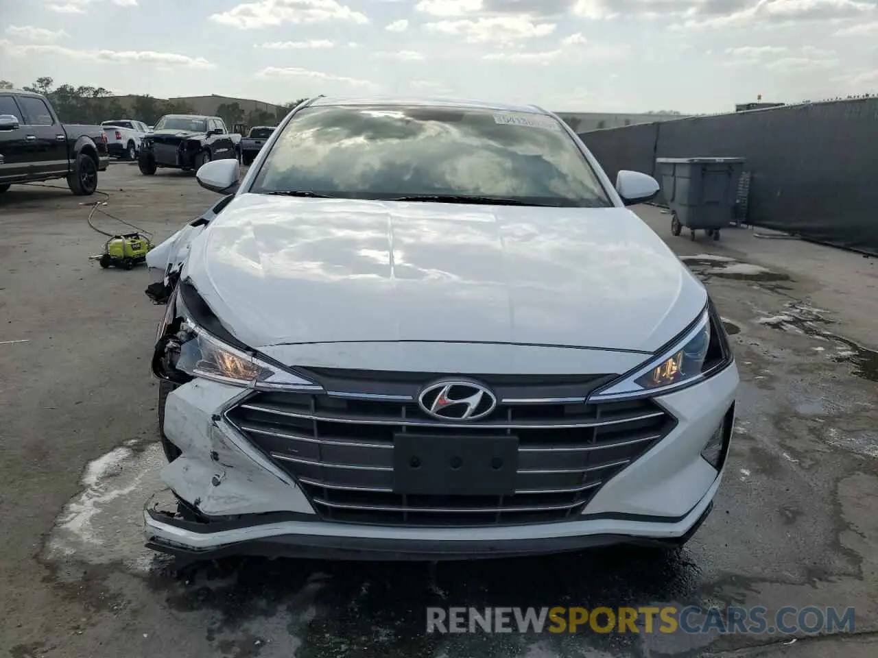 5 Photograph of a damaged car 5NPD84LF8KH429233 HYUNDAI ELANTRA 2019