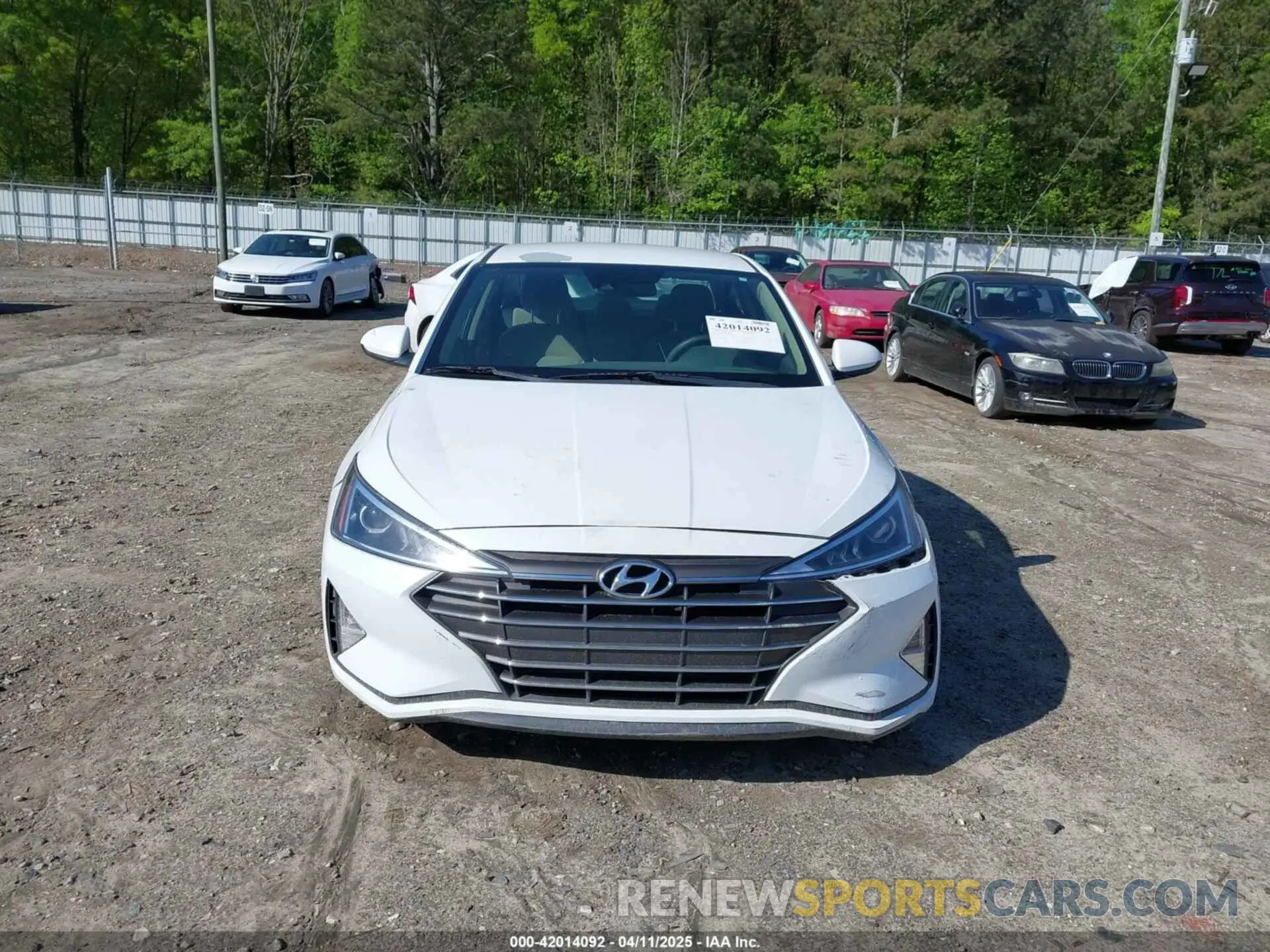 12 Photograph of a damaged car 5NPD84LF8KH431189 HYUNDAI ELANTRA 2019