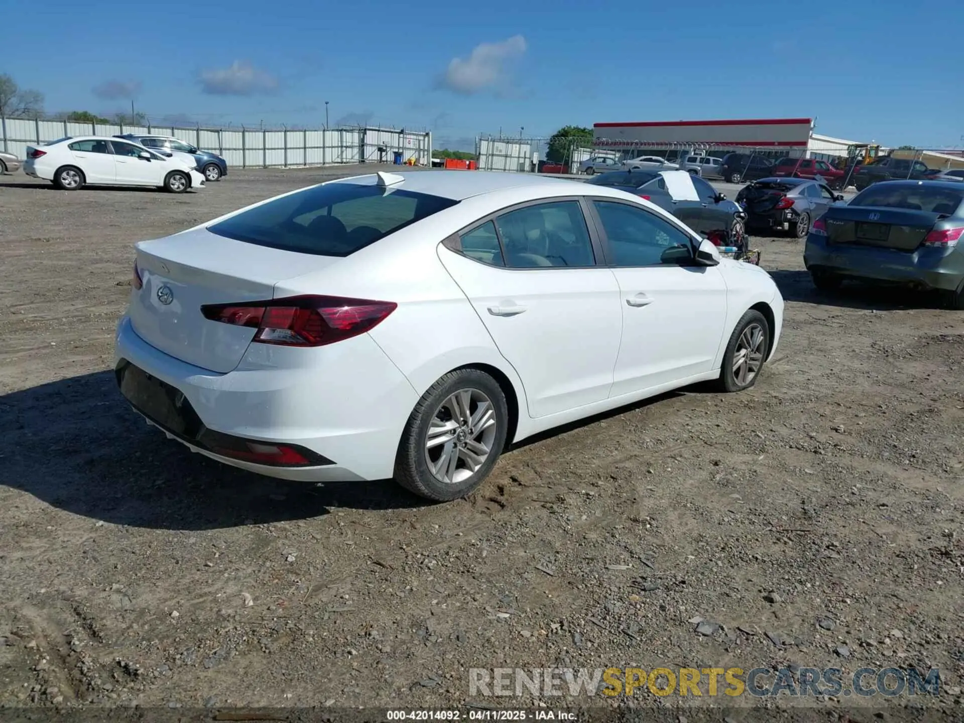 4 Photograph of a damaged car 5NPD84LF8KH431189 HYUNDAI ELANTRA 2019