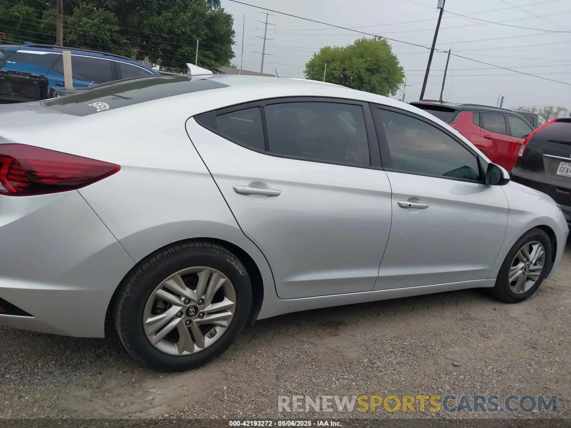 13 Photograph of a damaged car 5NPD84LF9KH421531 HYUNDAI ELANTRA 2019