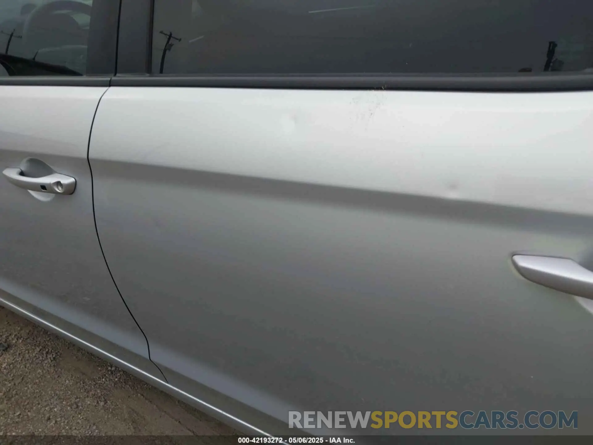 17 Photograph of a damaged car 5NPD84LF9KH421531 HYUNDAI ELANTRA 2019
