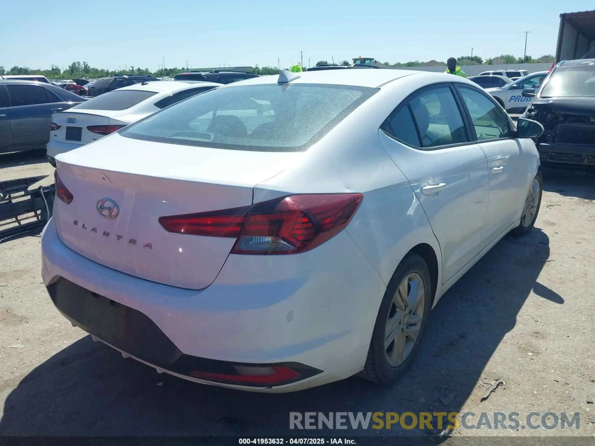 4 Фотография поврежденного автомобиля 5NPD84LF9KH458935 HYUNDAI ELANTRA 2019