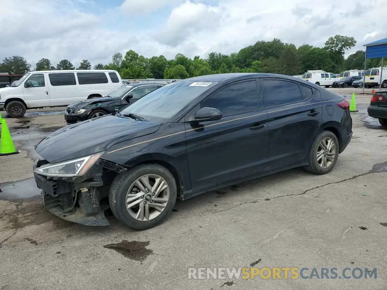 1 Фотография поврежденного автомобиля 5NPD84LFXKH421702 HYUNDAI ELANTRA 2019