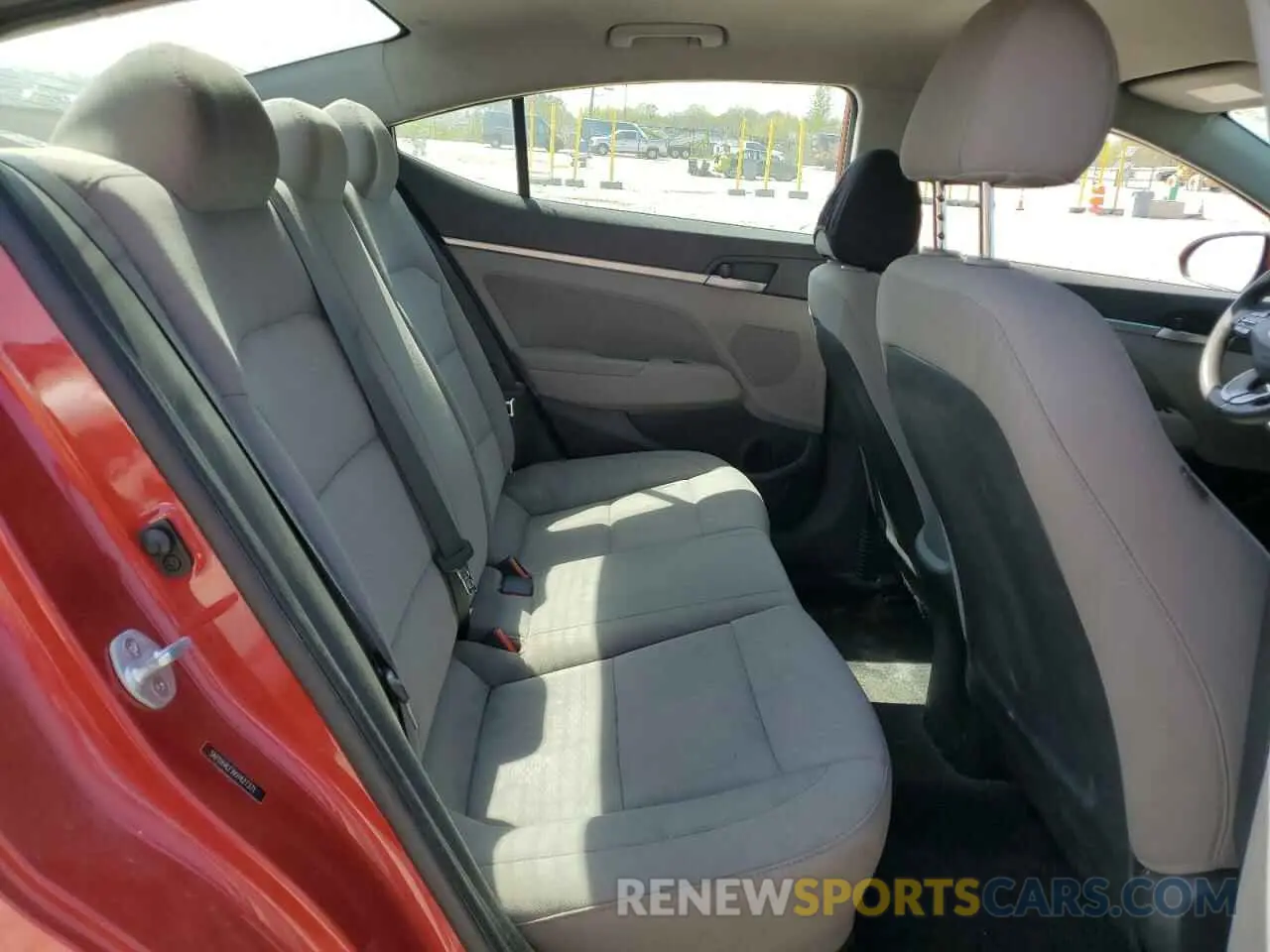 10 Фотография поврежденного автомобиля 5NPD84LFXKH427371 HYUNDAI ELANTRA 2019