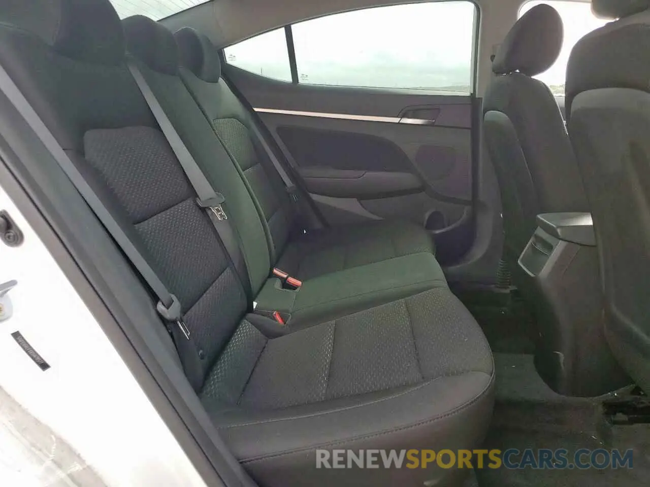 10 Photograph of a damaged car 5NPD84LFXKH478577 HYUNDAI ELANTRA 2019
