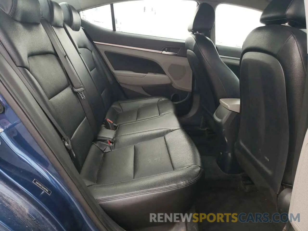 10 Photograph of a damaged car 5NPD84LFXKH491586 HYUNDAI ELANTRA 2019