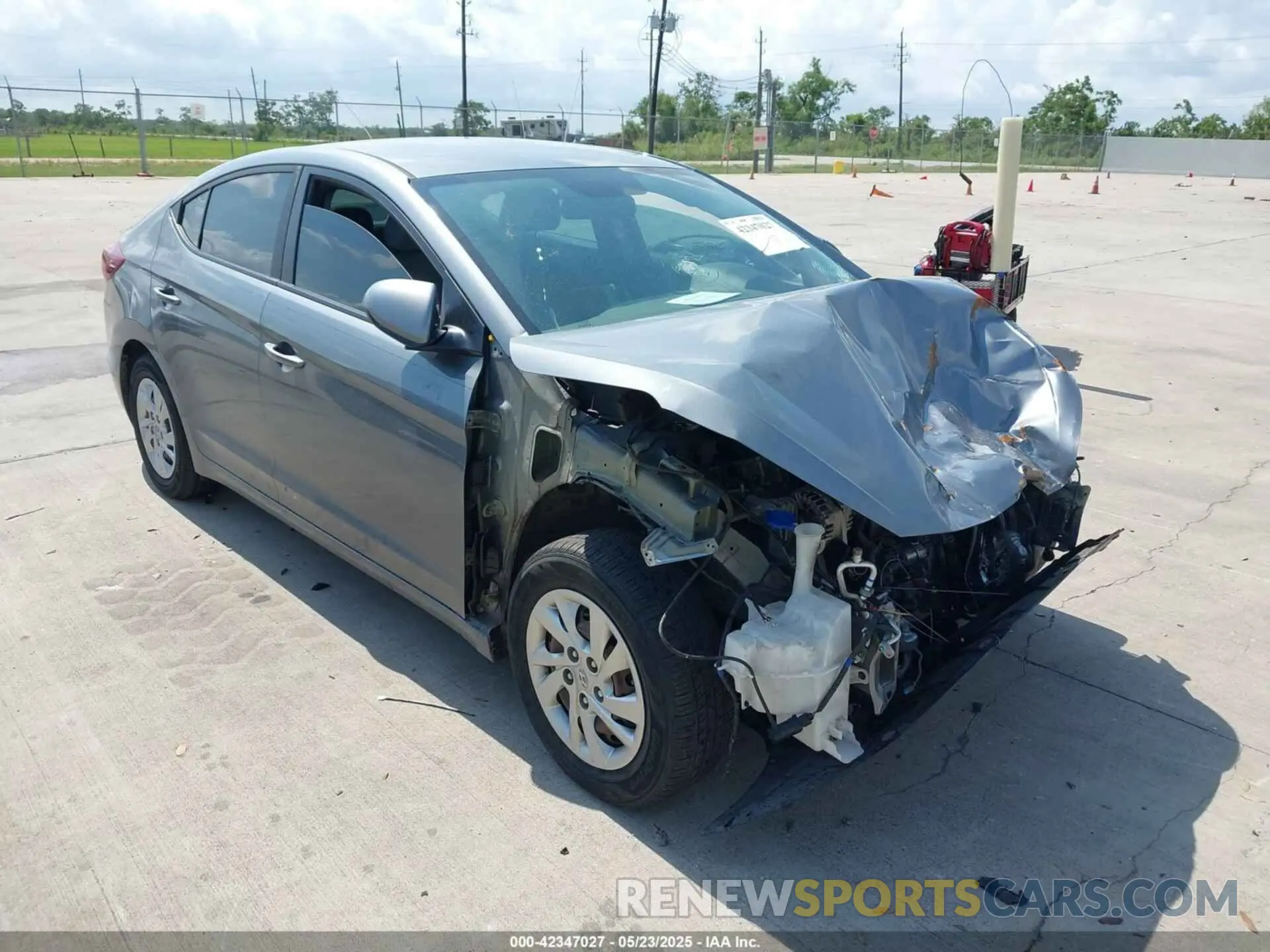 1 Фотография поврежденного автомобиля KMHD74LF0KU753832 HYUNDAI ELANTRA 2019