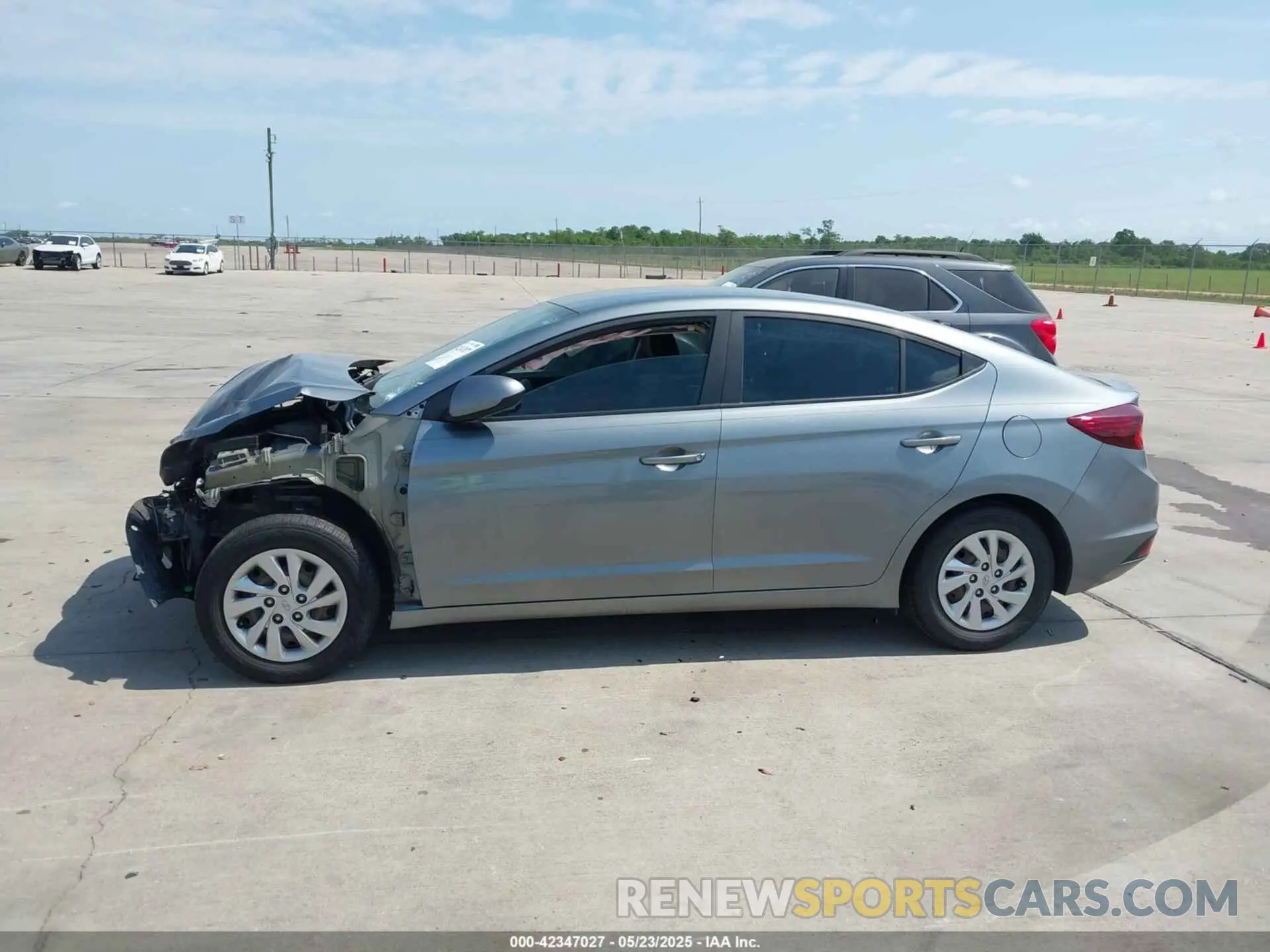 13 Фотография поврежденного автомобиля KMHD74LF0KU753832 HYUNDAI ELANTRA 2019