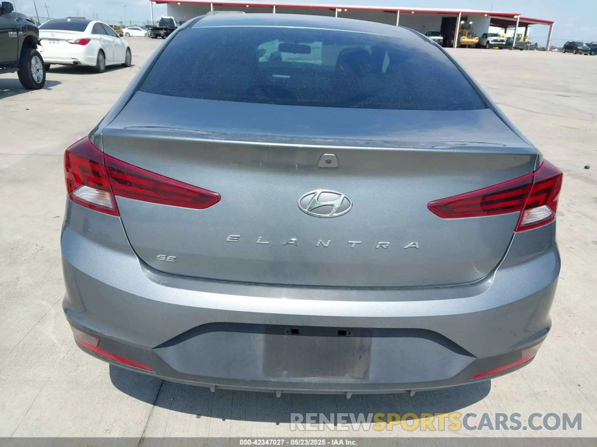 15 Фотография поврежденного автомобиля KMHD74LF0KU753832 HYUNDAI ELANTRA 2019