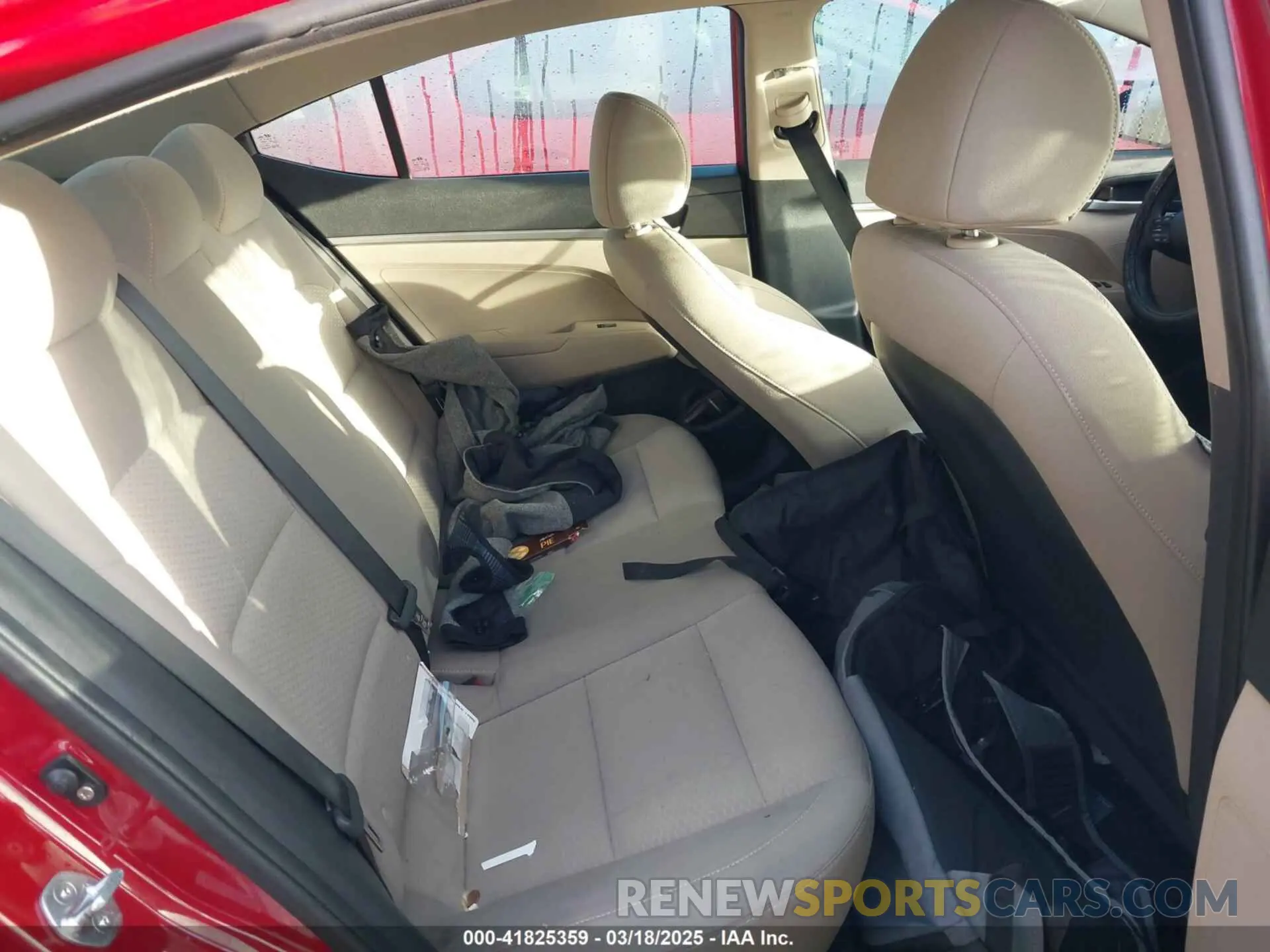 8 Фотография поврежденного автомобиля KMHD74LF0KU781503 HYUNDAI ELANTRA 2019