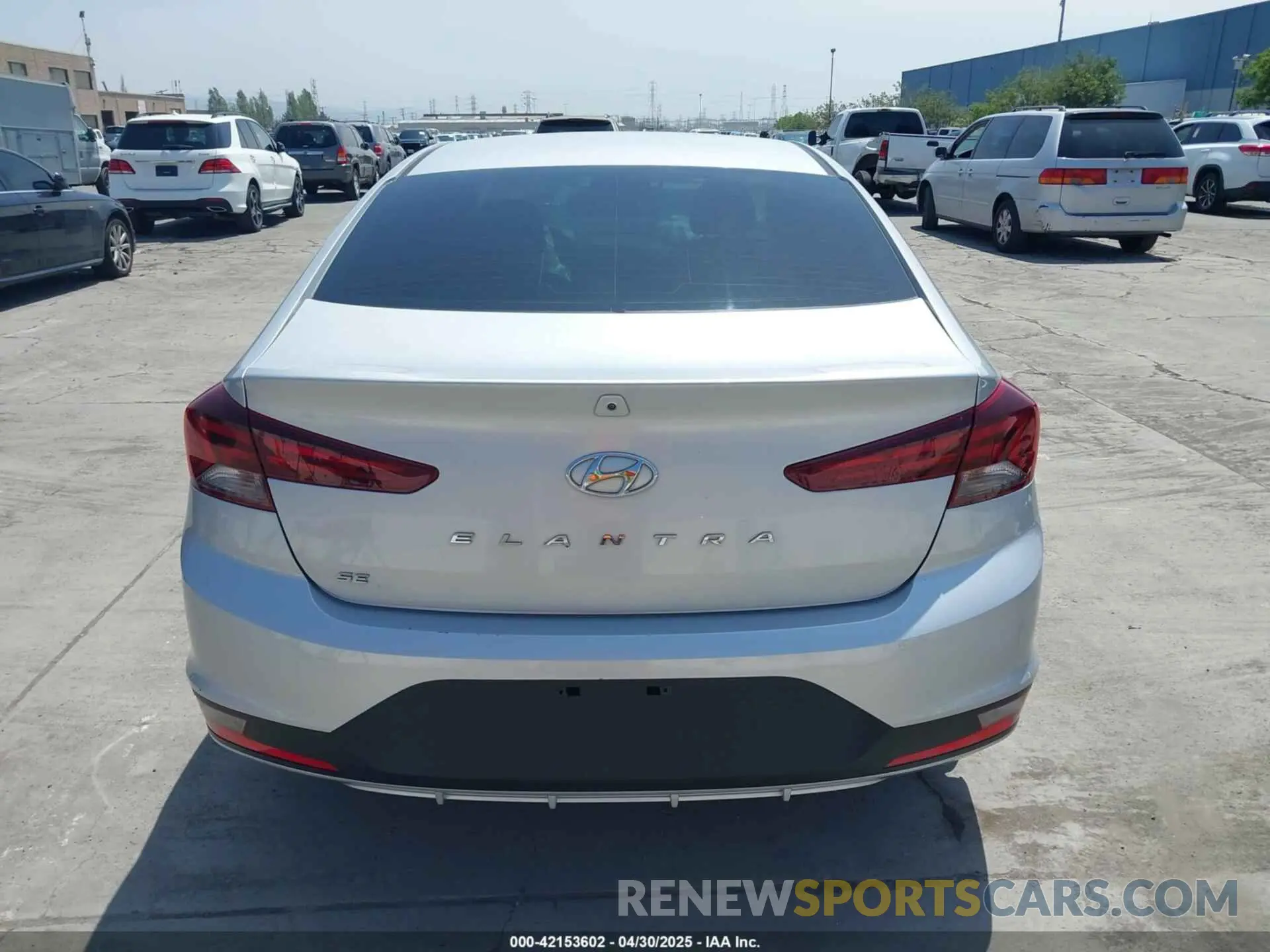 17 Photograph of a damaged car KMHD74LF0KU790413 HYUNDAI ELANTRA 2019