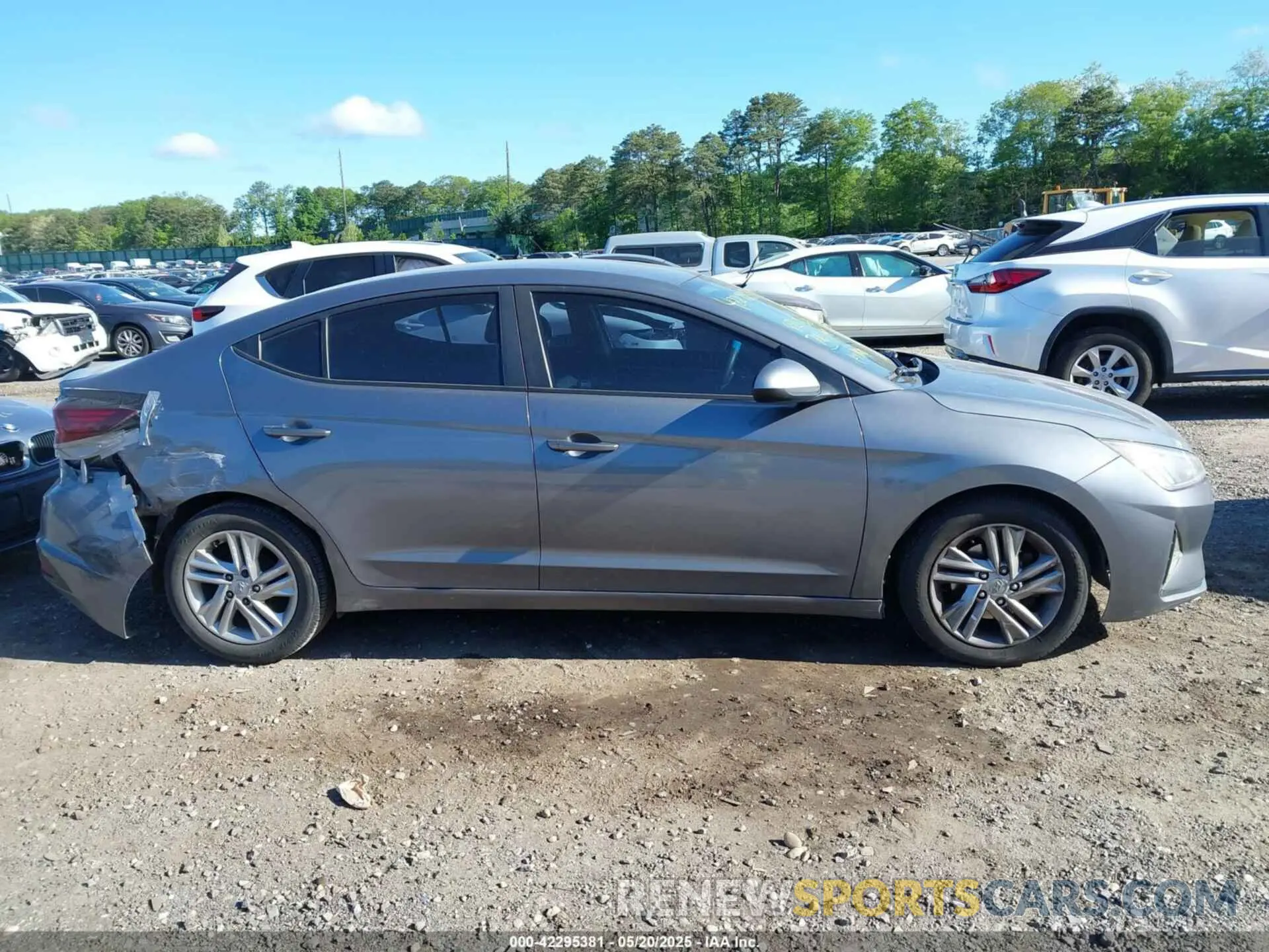 13 Photograph of a damaged car KMHD74LF0KU811955 HYUNDAI ELANTRA 2019