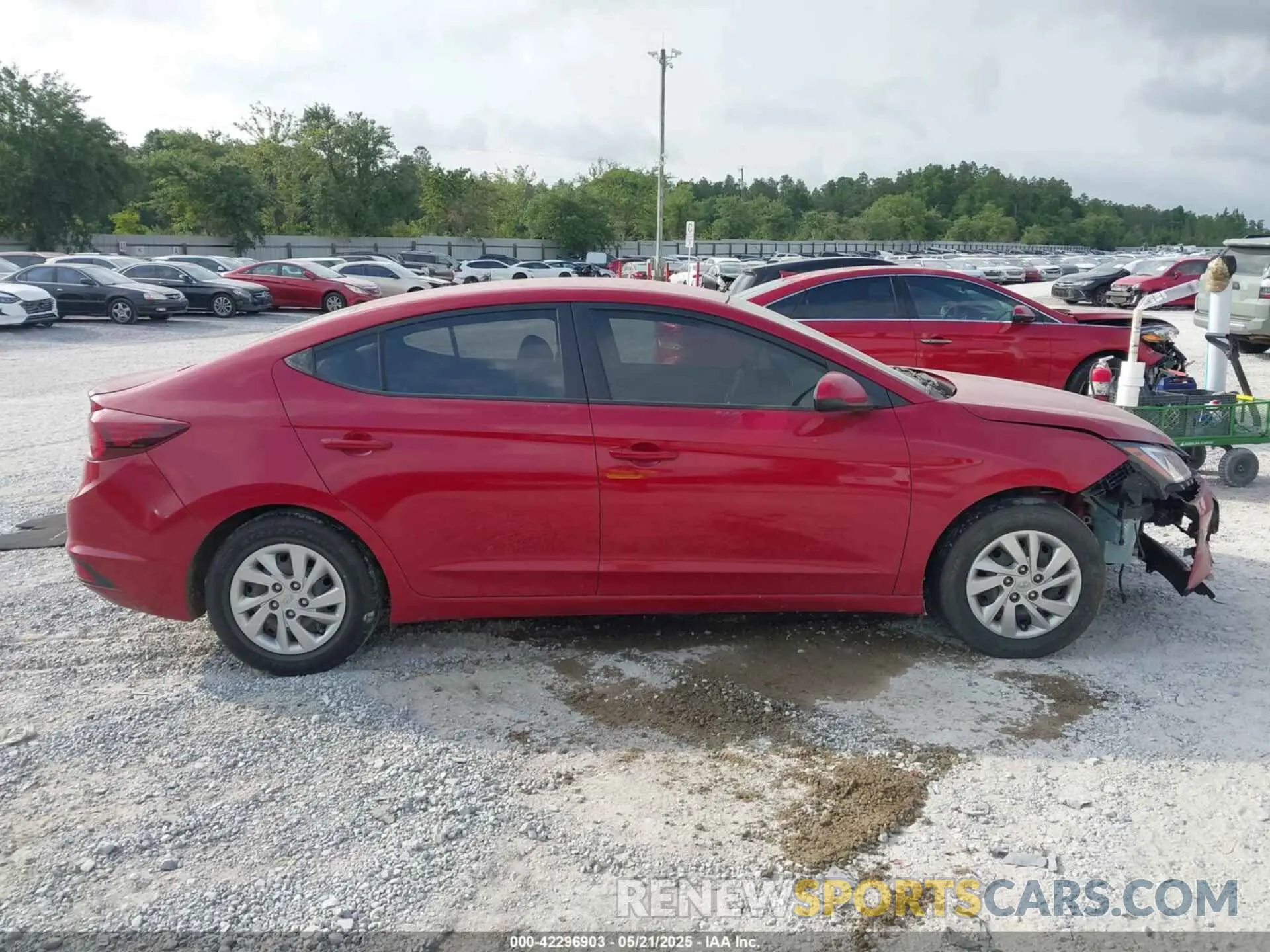 13 Фотография поврежденного автомобиля KMHD74LF0KU859083 HYUNDAI ELANTRA 2019