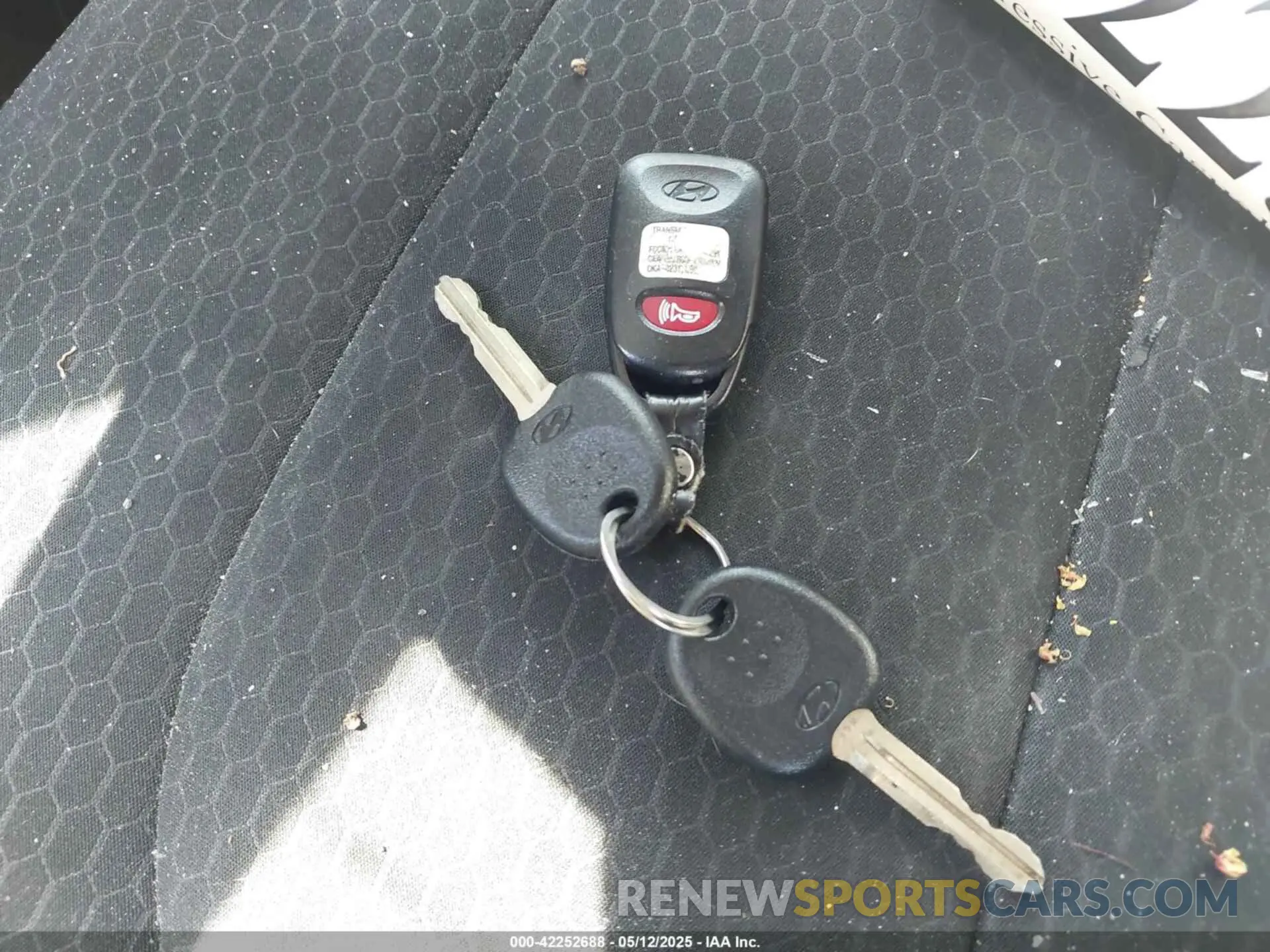 11 Фотография поврежденного автомобиля KMHD74LF1KU777590 HYUNDAI ELANTRA 2019