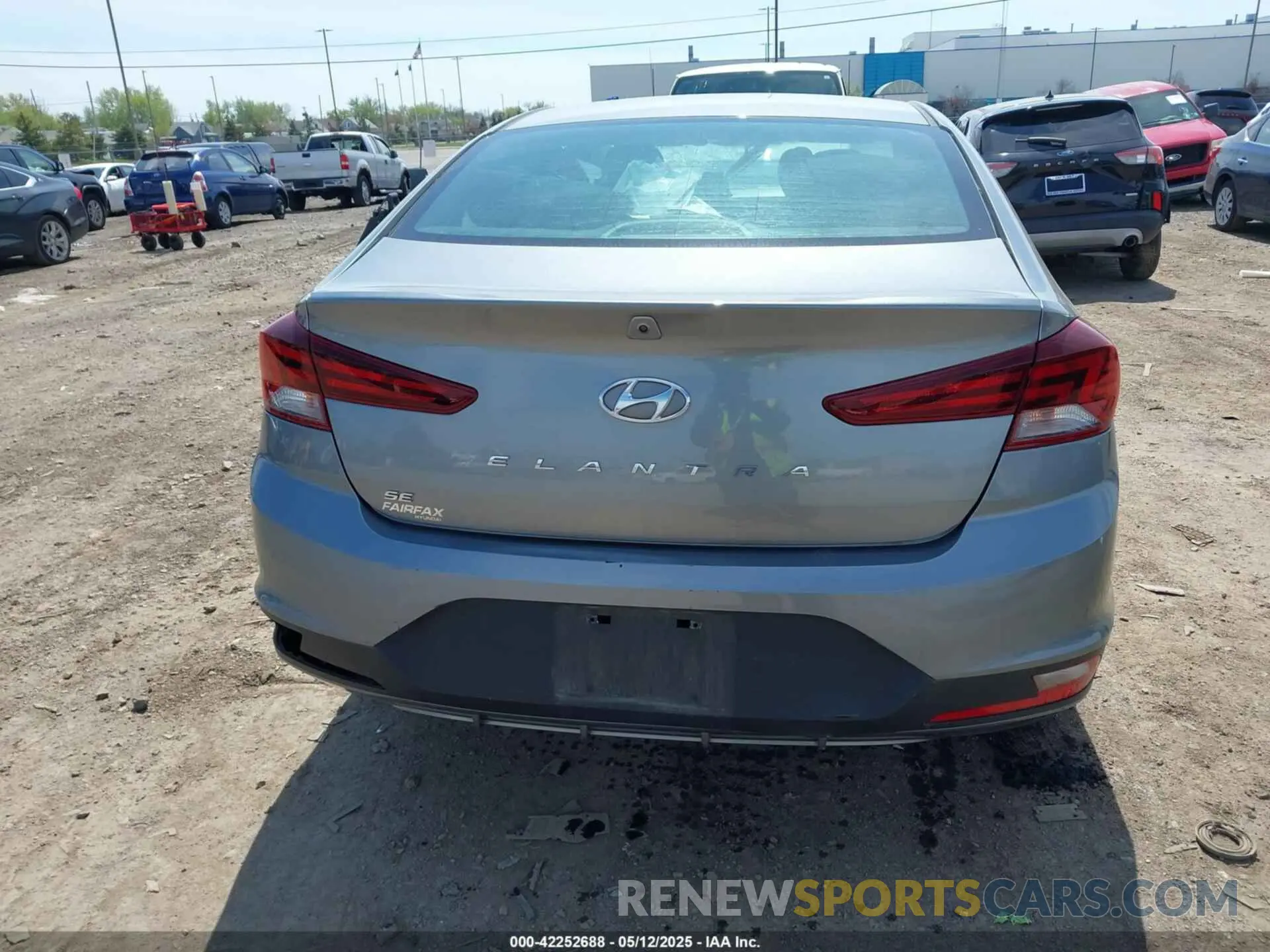 16 Фотография поврежденного автомобиля KMHD74LF1KU777590 HYUNDAI ELANTRA 2019