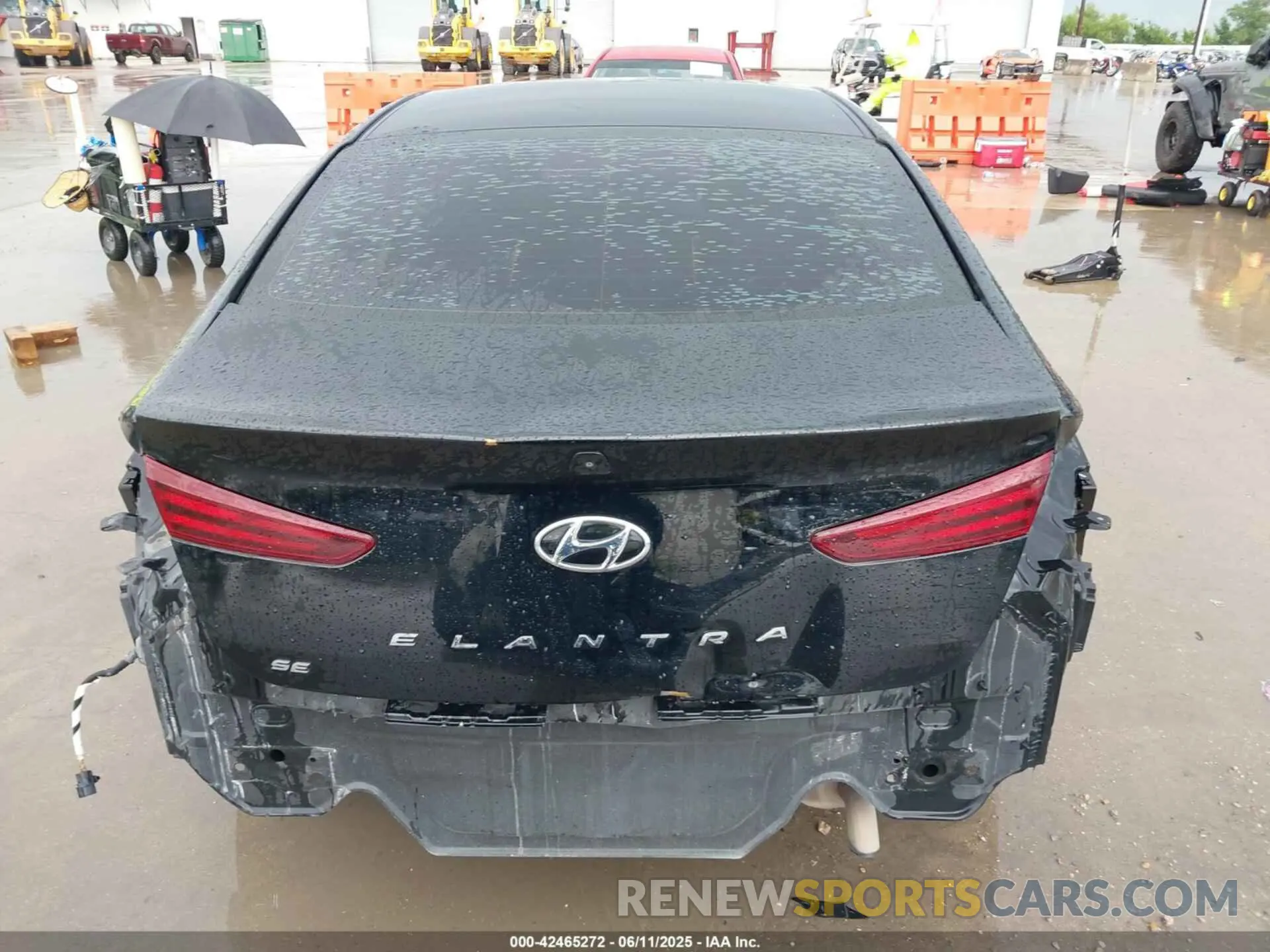 17 Photograph of a damaged car KMHD74LF2KU782927 HYUNDAI ELANTRA 2019