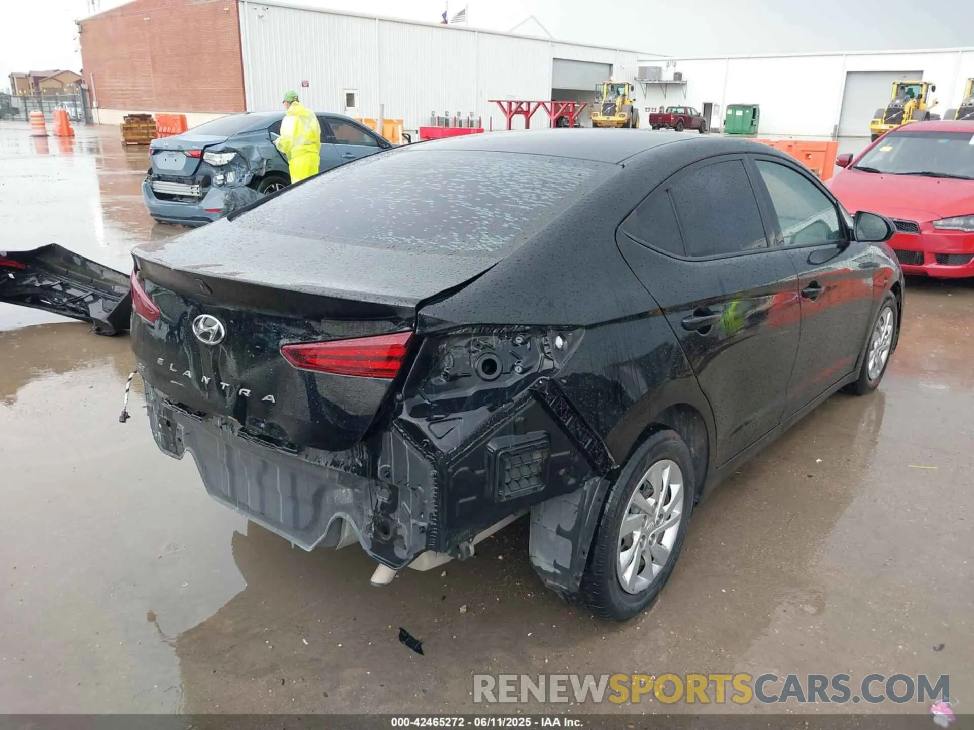 4 Photograph of a damaged car KMHD74LF2KU782927 HYUNDAI ELANTRA 2019